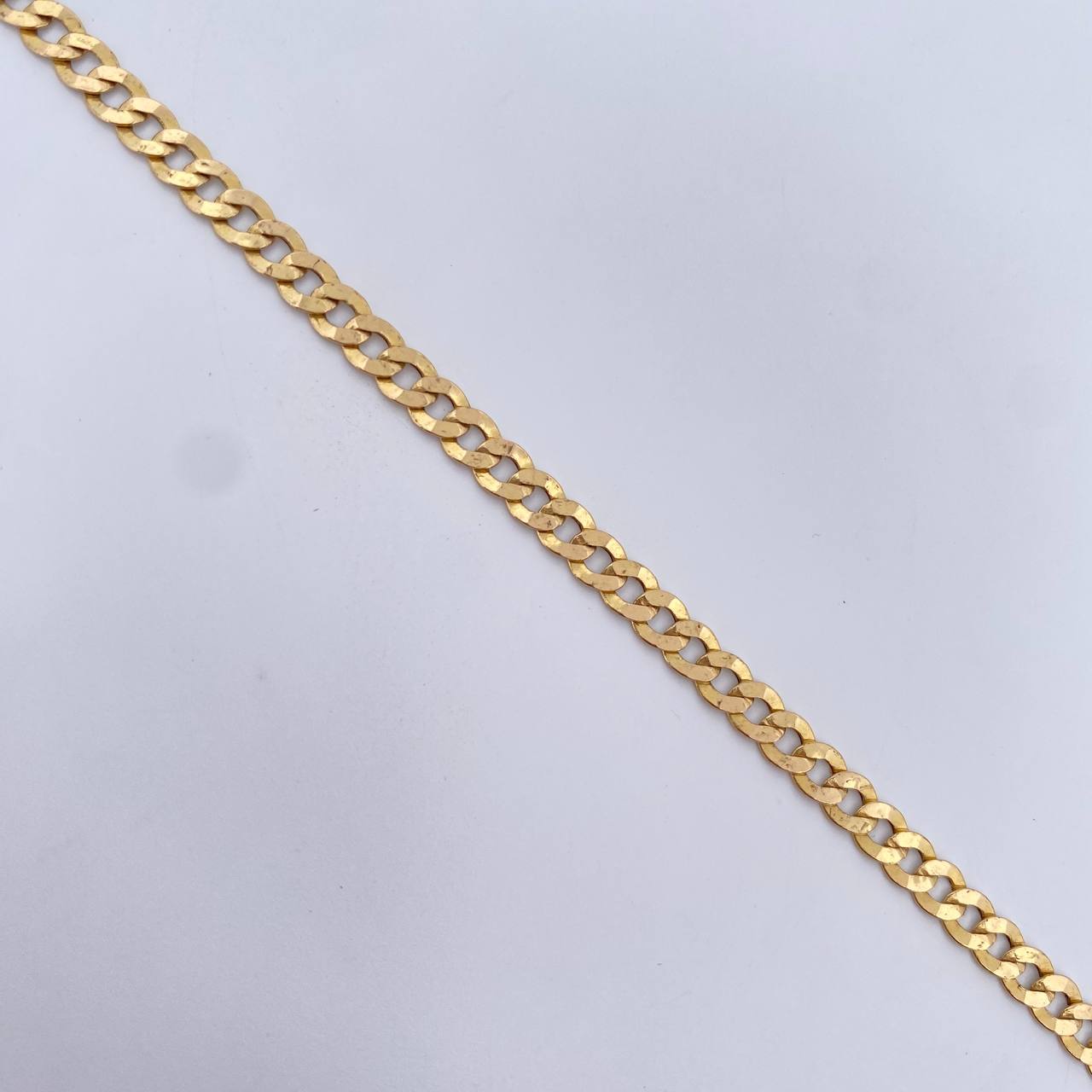 Pulso Cubano 2.65gr / 20.5cm / 3.9mm Oro Amarillo +1 18K $