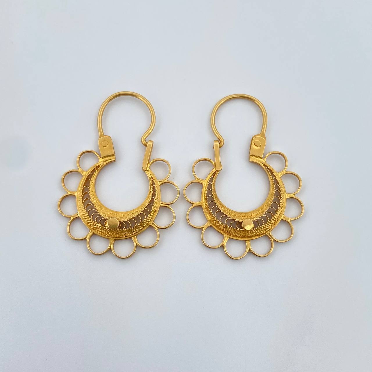 Candongas Reinas 3gr / 2.8cm / Filigrana Oro Amarillo 18K $