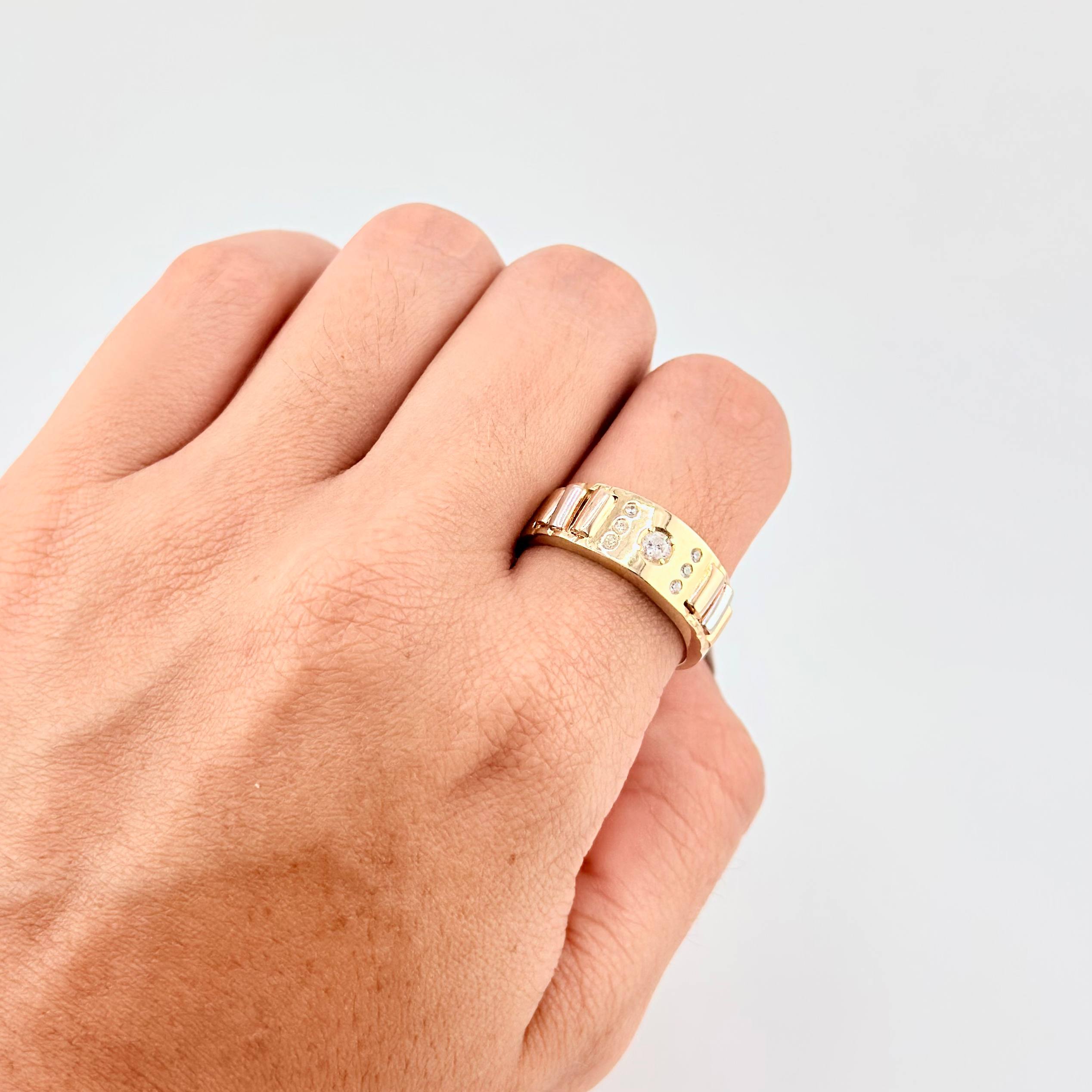 Anillo Solitario Bolumba 5.3g / T9 1/2 Tres Oros 18K