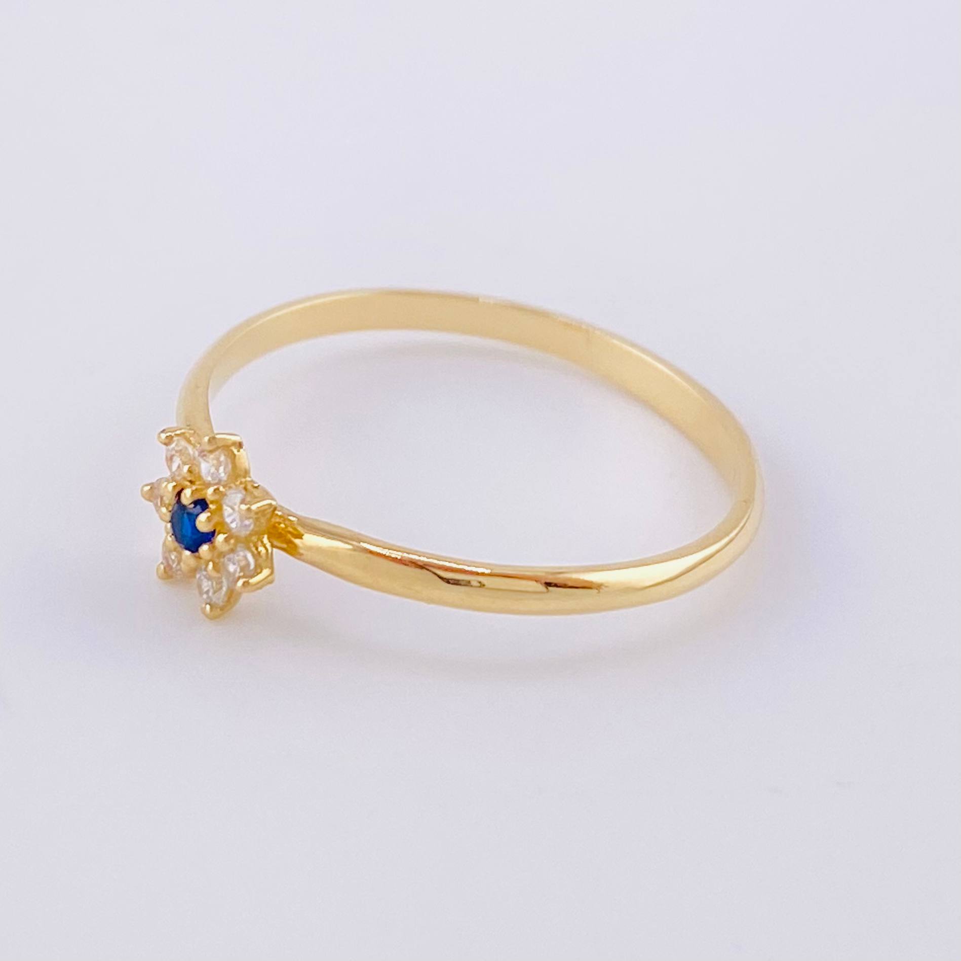 Anillo Solitario Flor 7 Petalos 1.25g / T6 1/2 Oro Amarillo 18K