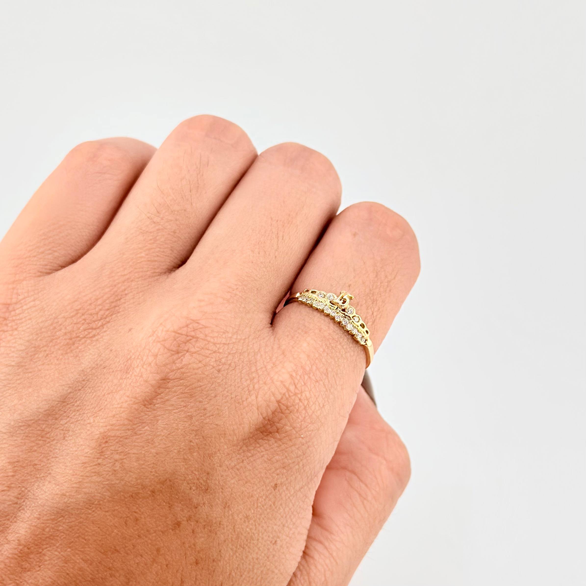 Anillo Corona 15's 1.3g / T6 3/4 Oro Amarillo 18K