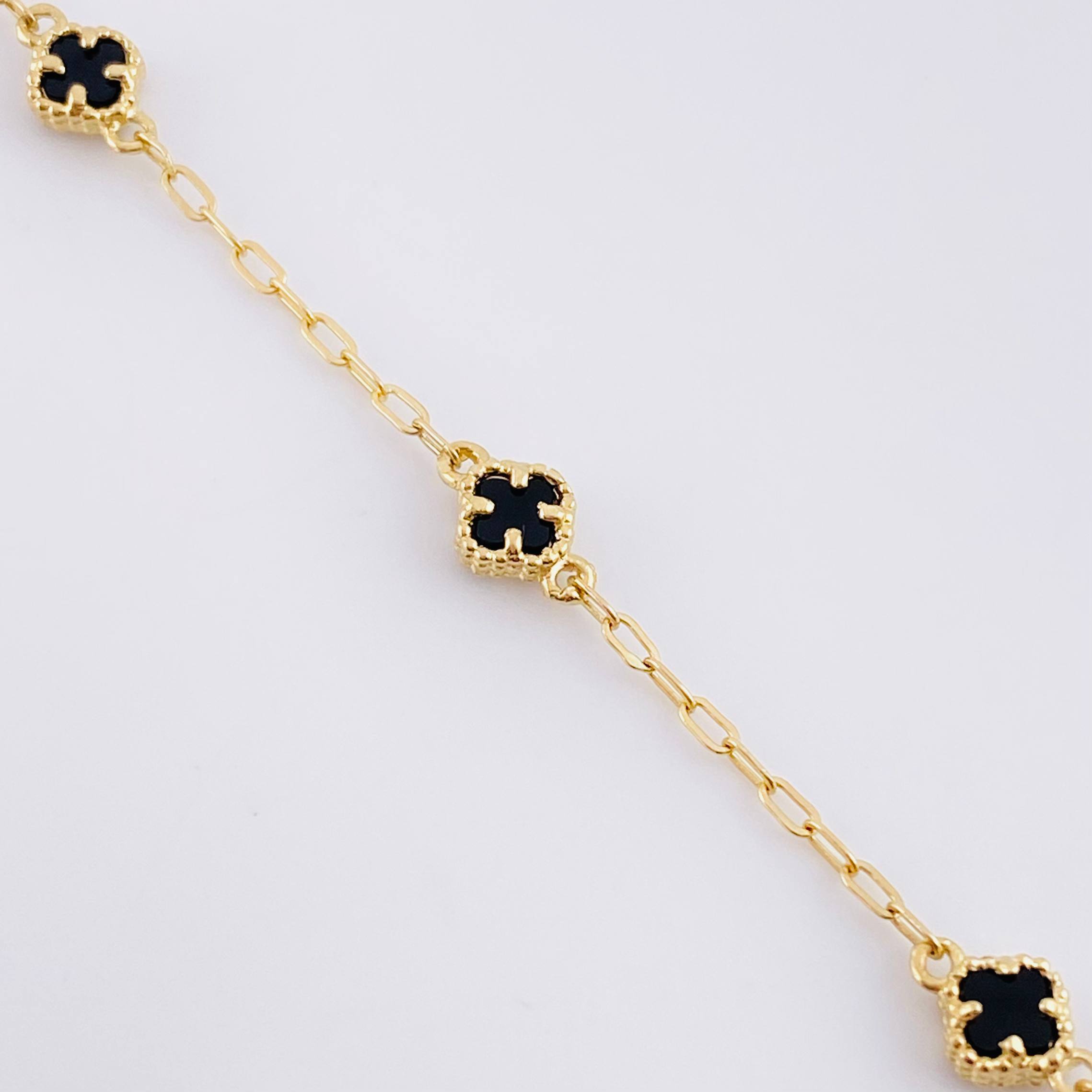 Pulso Trébol Cajón 2.65g / 20.6cm / 1.7mm Oro Amarillo 18K