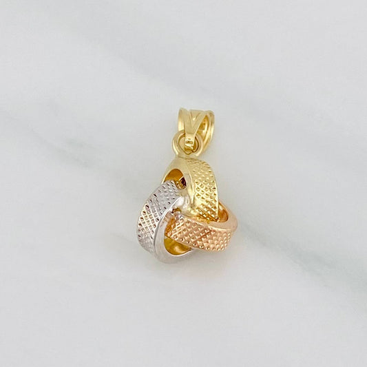 Dije Nudo 0.55g / 1.5cm Tres Oros 18K