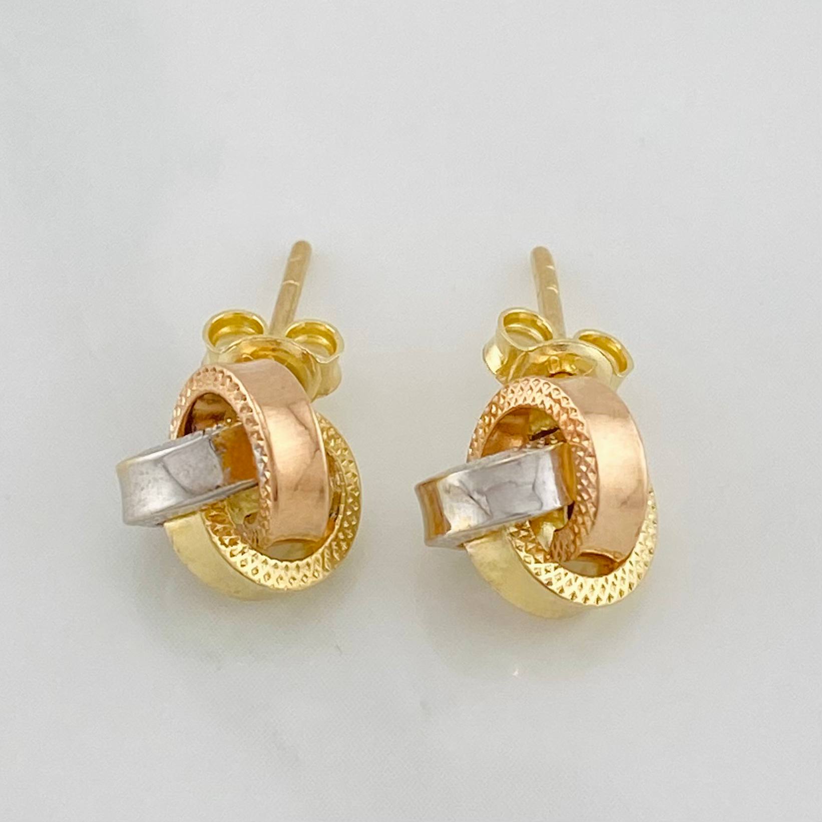 Topos Nudo 1.6g / 1.5mm Tres Oros 18K