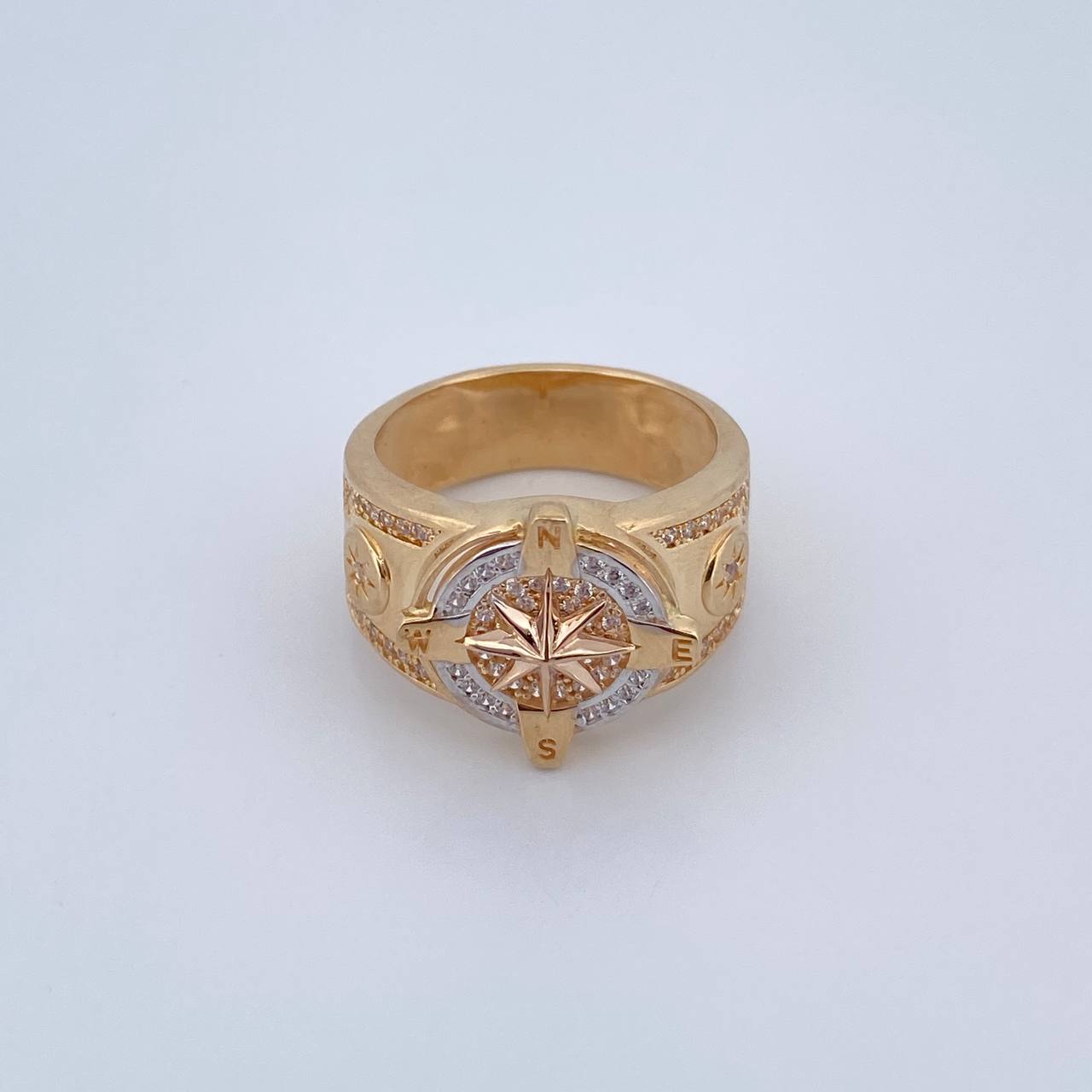 Anillo Estrella Cardinal 10.45gr / T9 3/4 / Circones Blancos Tres Oros 18K $
