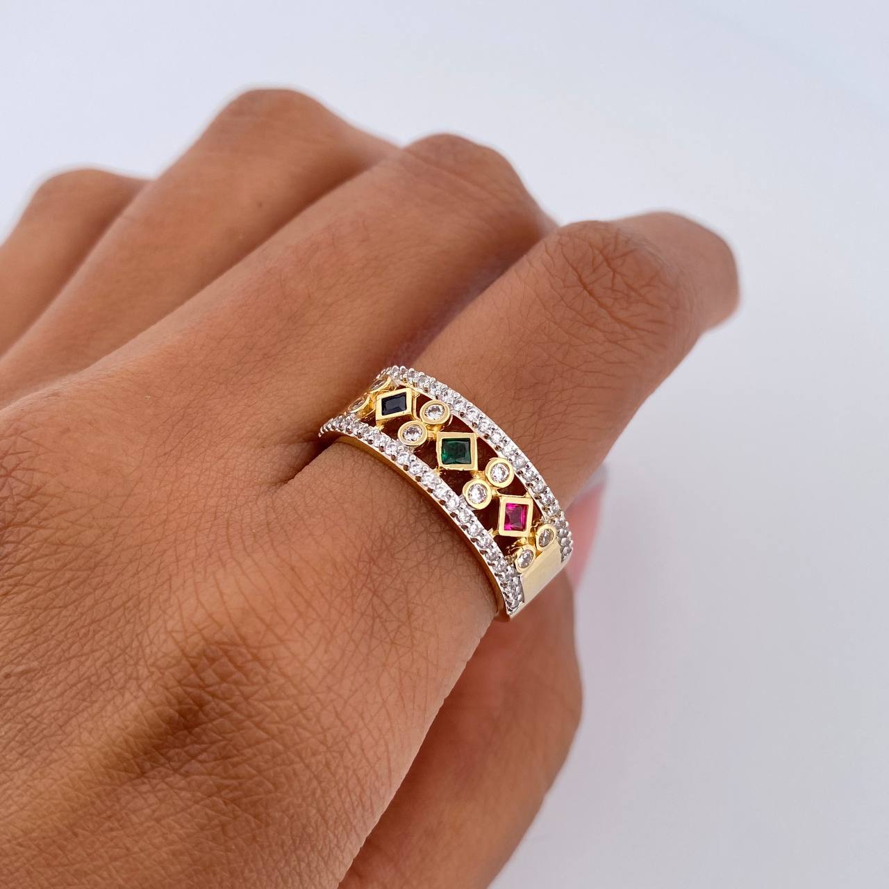 Anillo Rombos 4.5gr / T7 3/4 / Circones Fucsia Verde Azul Blancos Dos Oros Amarillo Blanco 18K $