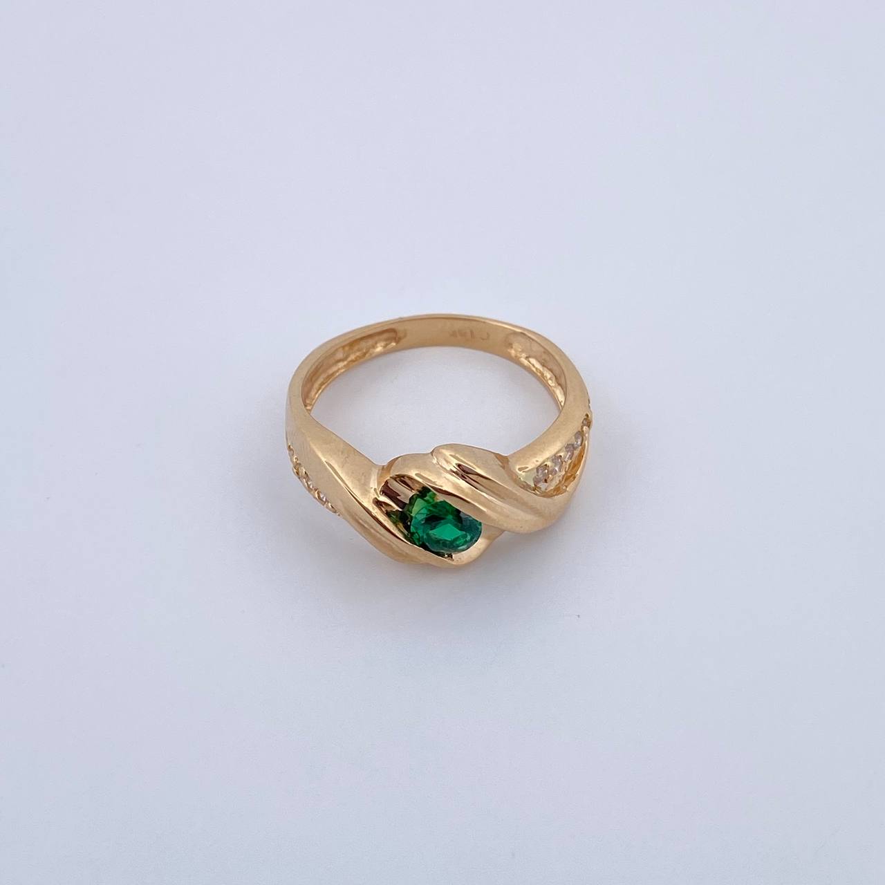 Anillo Solitario Churumbela Enrrollado 3.25gr / T7 / Circones Verde Blancos Oro Amarillo 18K $
