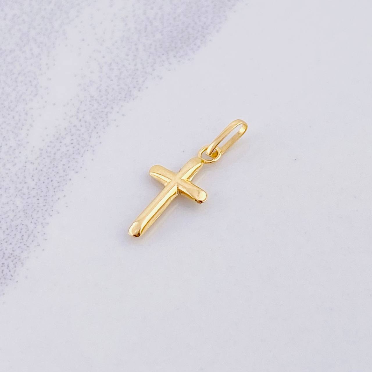 Dije Cruz Puntas Planas 0.15g / 1.6cm Oro Amarillo 18K