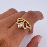 Anillo Corona 2.55gr / T6 1/4 / Circones Blancos Oro Amarillo 18K &