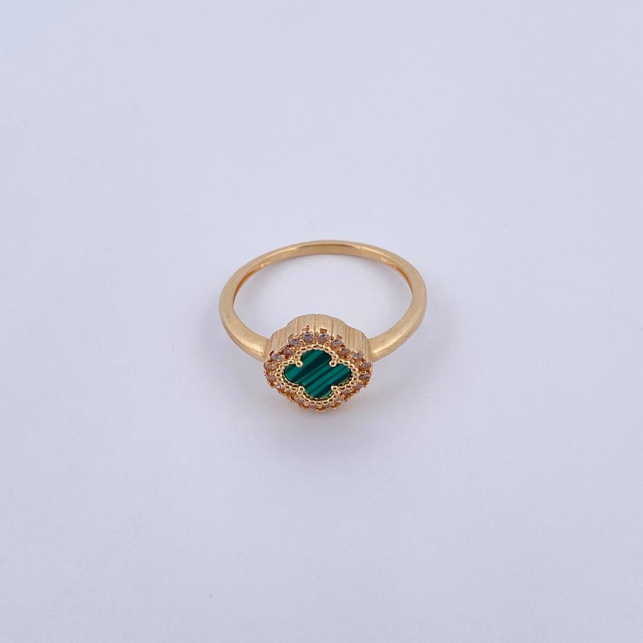 Anillo Trebol 2.7gr / T7 1/2 / Malaquita Verde Circones Blancos Oro Amarillo 18K &