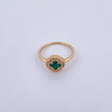 Anillo Trebol 2.7gr / T7 1/2 / Malaquita Verde Circones Blancos Oro Amarillo 18K &