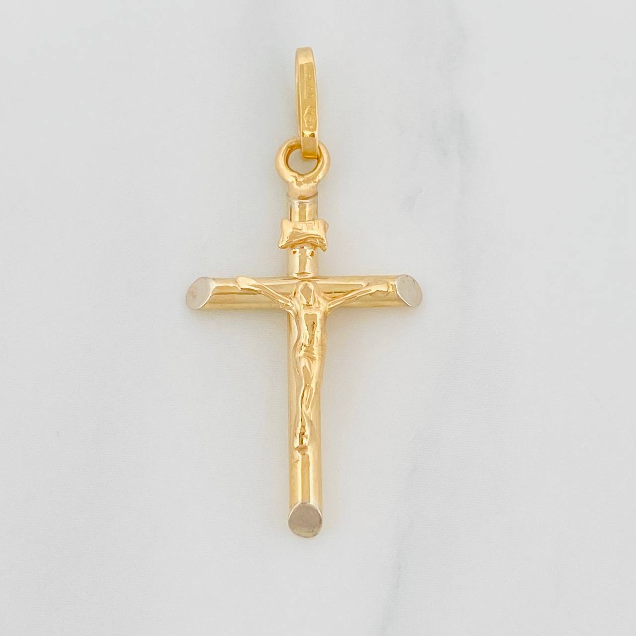 Dije Cruz Cristo 1.5g / 3.3cm Dos Oros Amarillo Blanco 18K