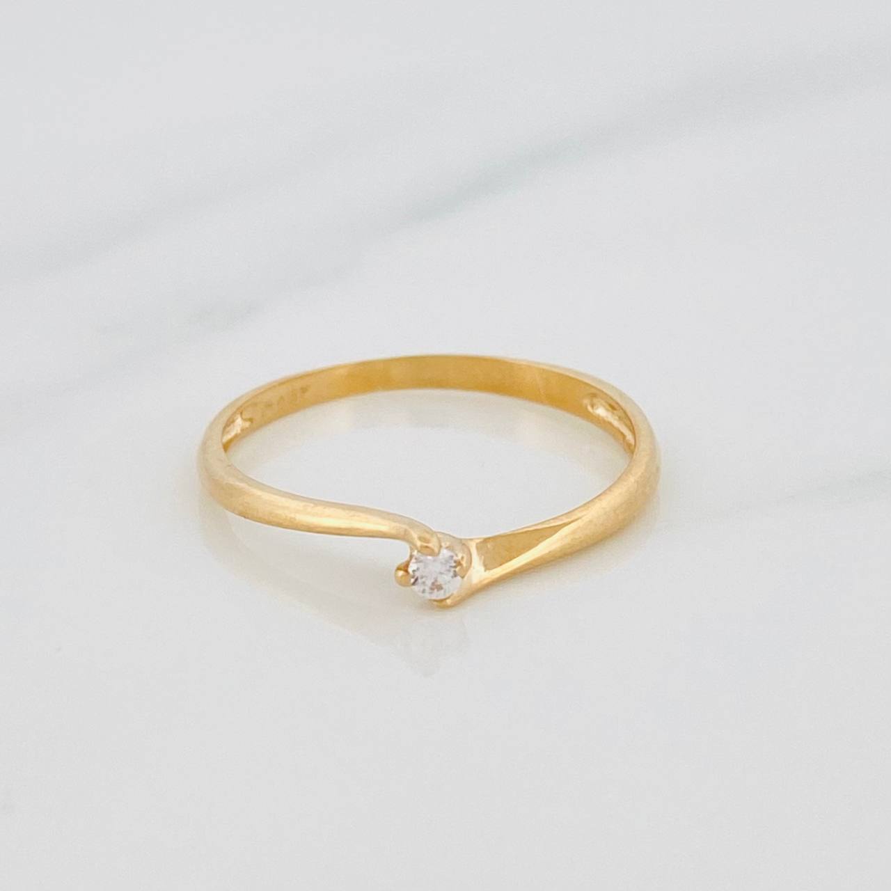 Anillo Solitario 0.95g / T6 1/2 Oro Amarillo 18K