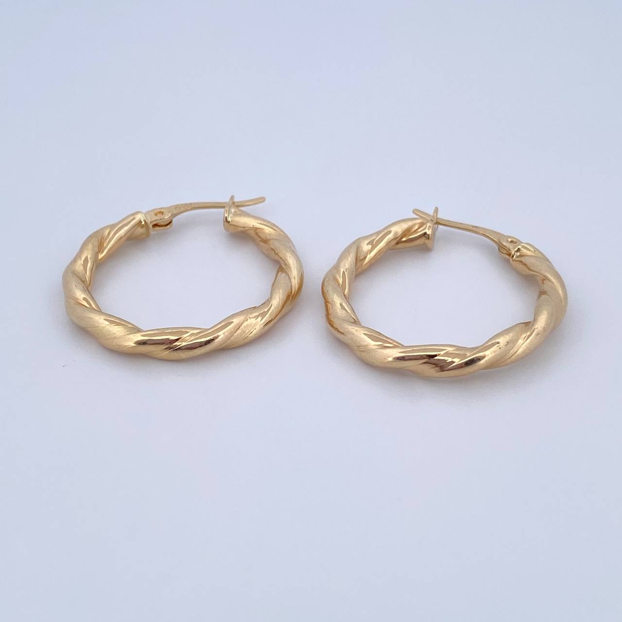 Candongas Gema 3gr / 2.7cm / Entorchada Relieve Oro Amarillo 18K &