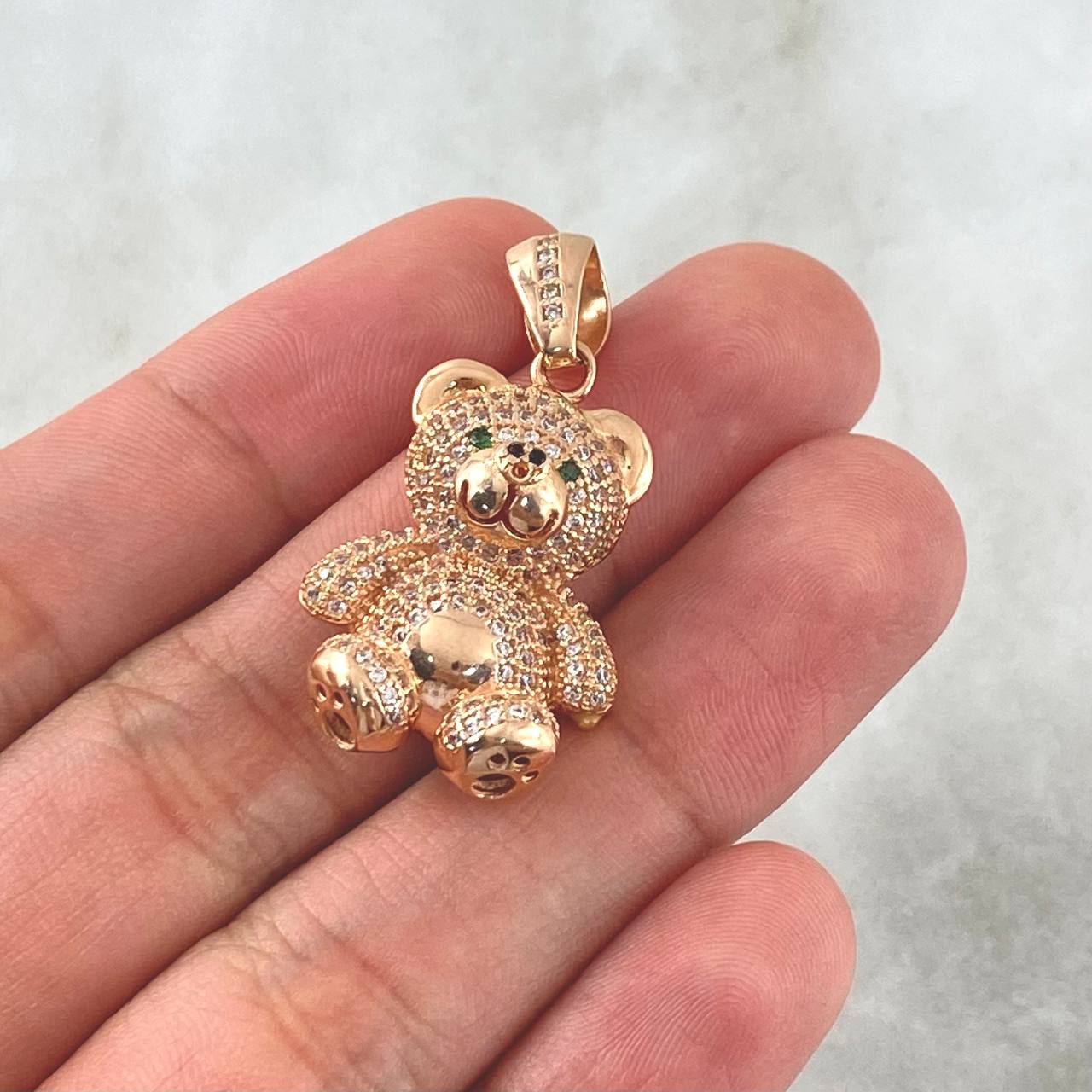 Dije Oso 7.6gr / 3.5cm / Circones Blancos - Ojos Verdes Oro Rosa 18K *