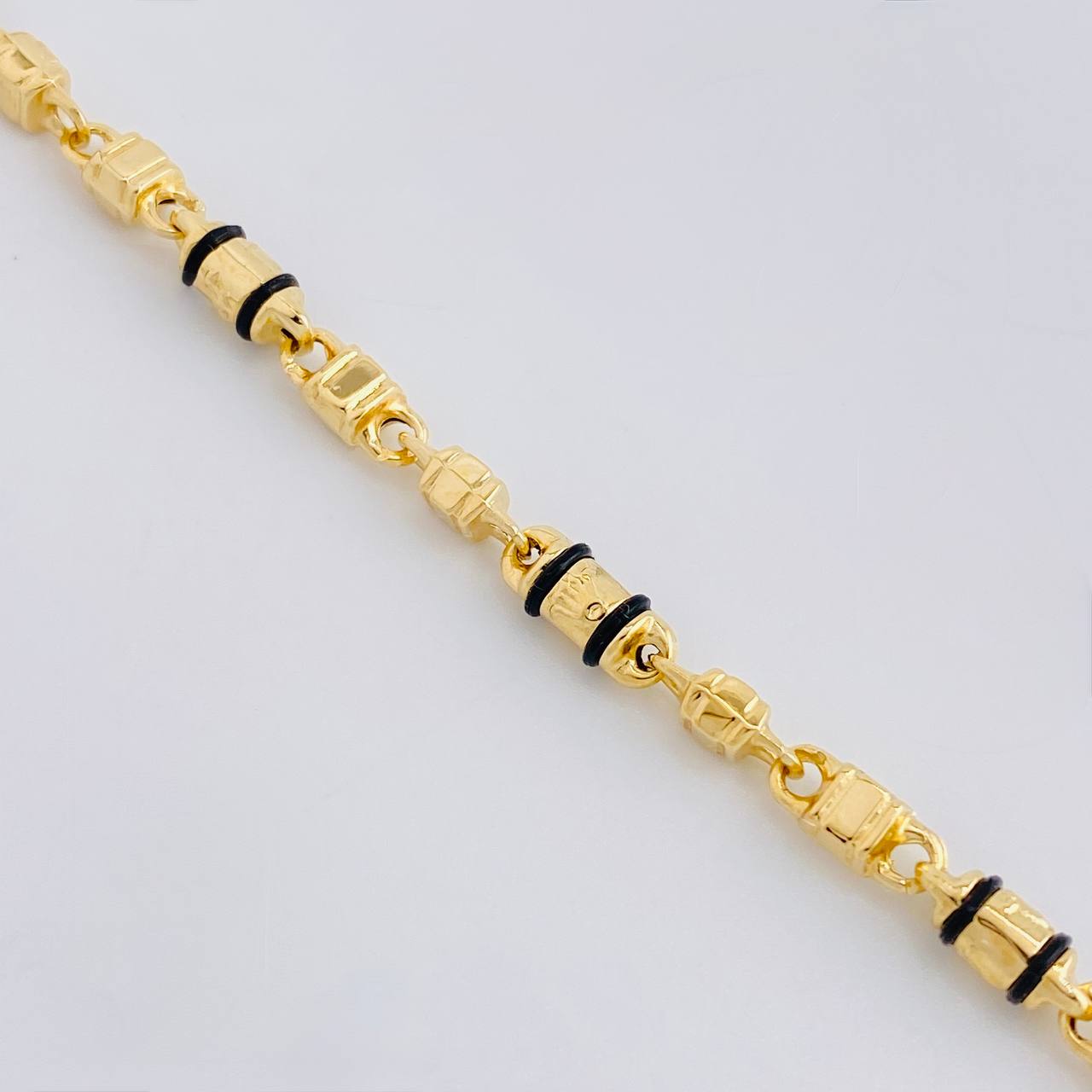 Pulso Barril Corona 5.25g / 21.5cm / 4.1mm Oro Amarillo 18K