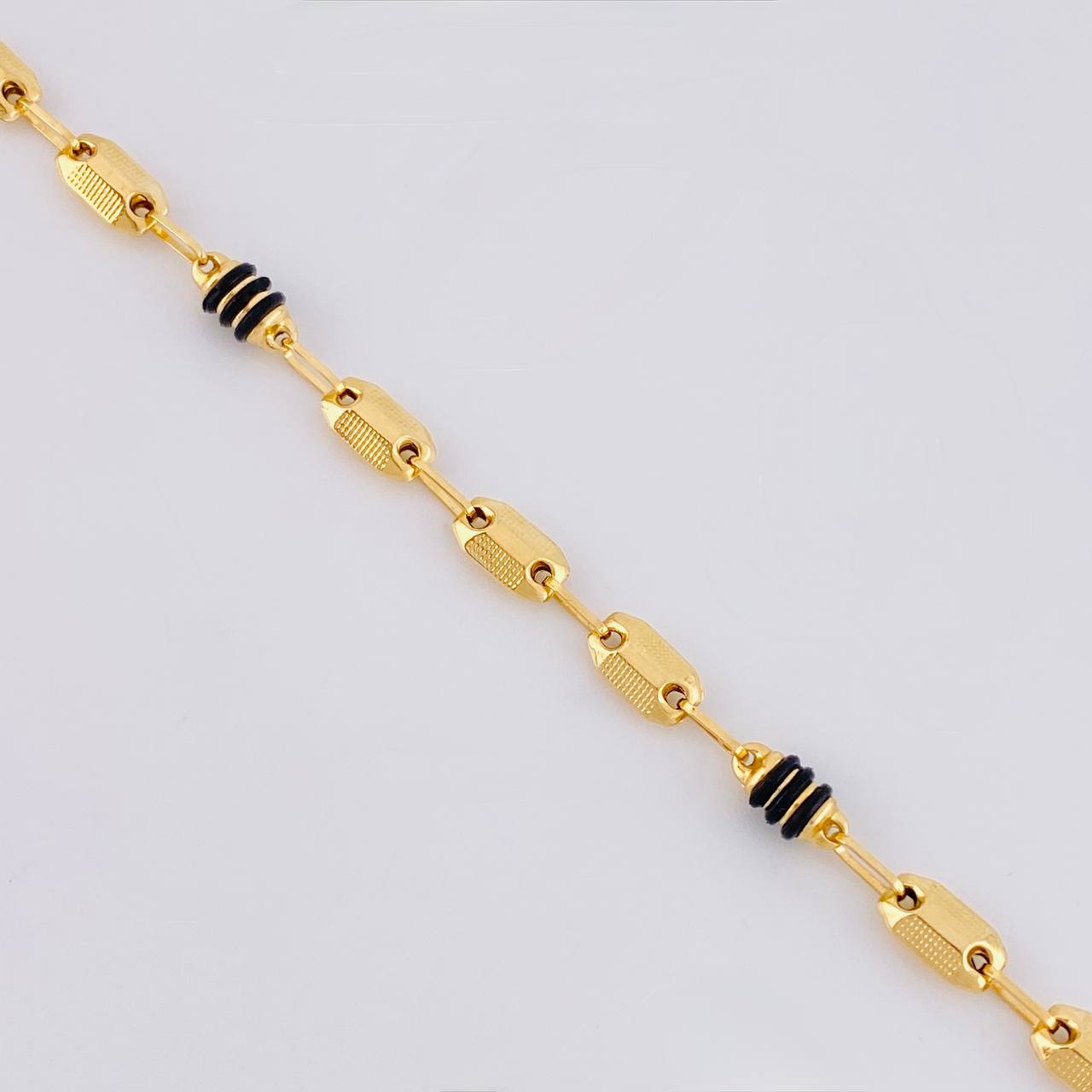 Pulso Rustico Hexagonal 3.3g / 19cm / 4.2mm Oro Amarillo 18K