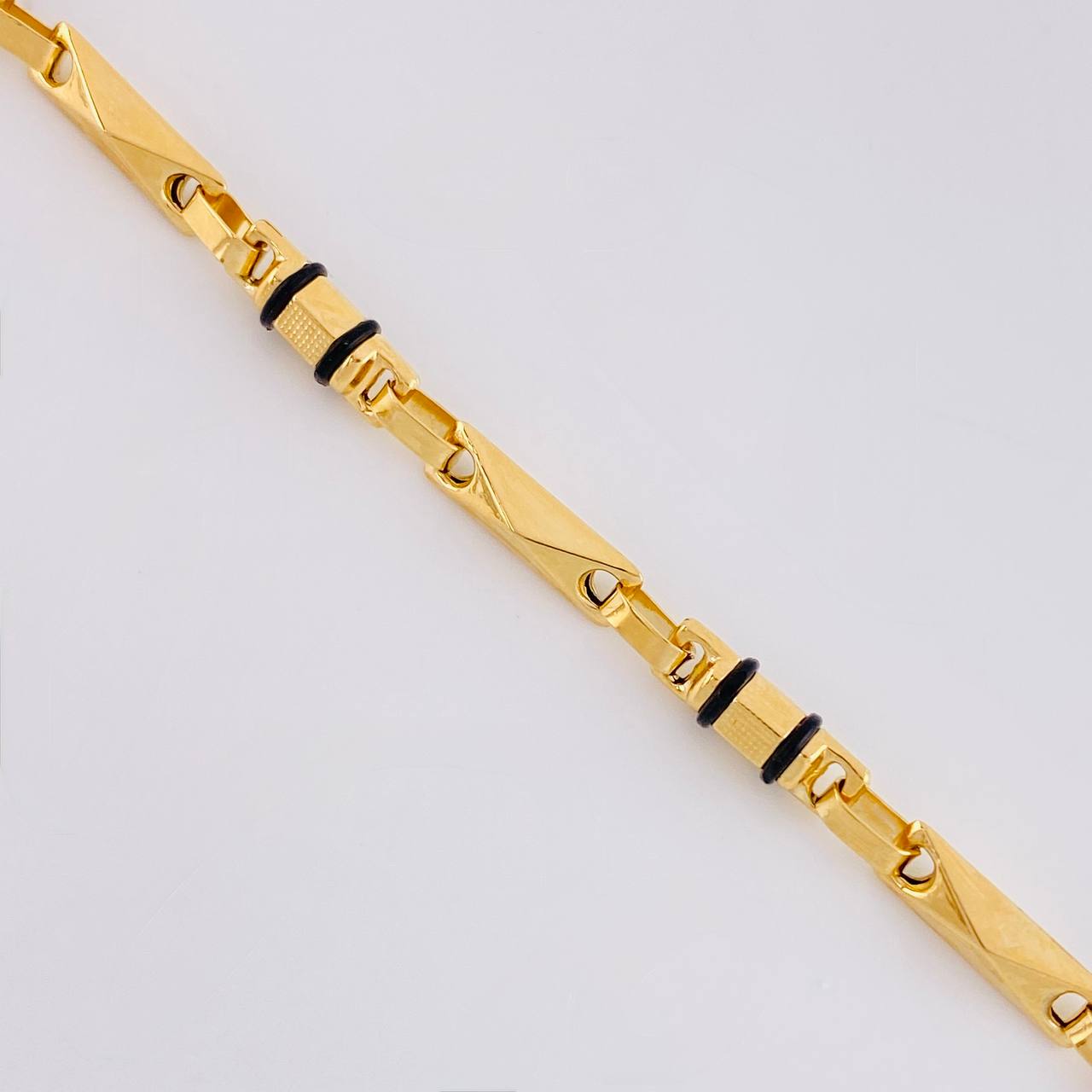 Pulso Rustico Geométrico 4.45g / 19cm / 3.75mm Oro Amarillo 18K