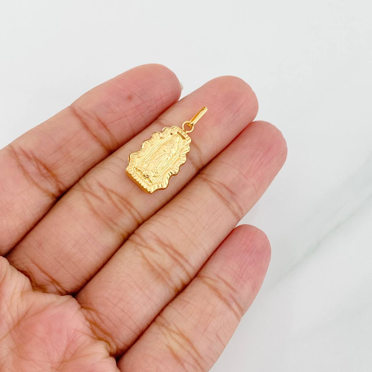 Dije Virgen de Guadalupe 0.75g / 2.5cm Oro Amarillo 18K