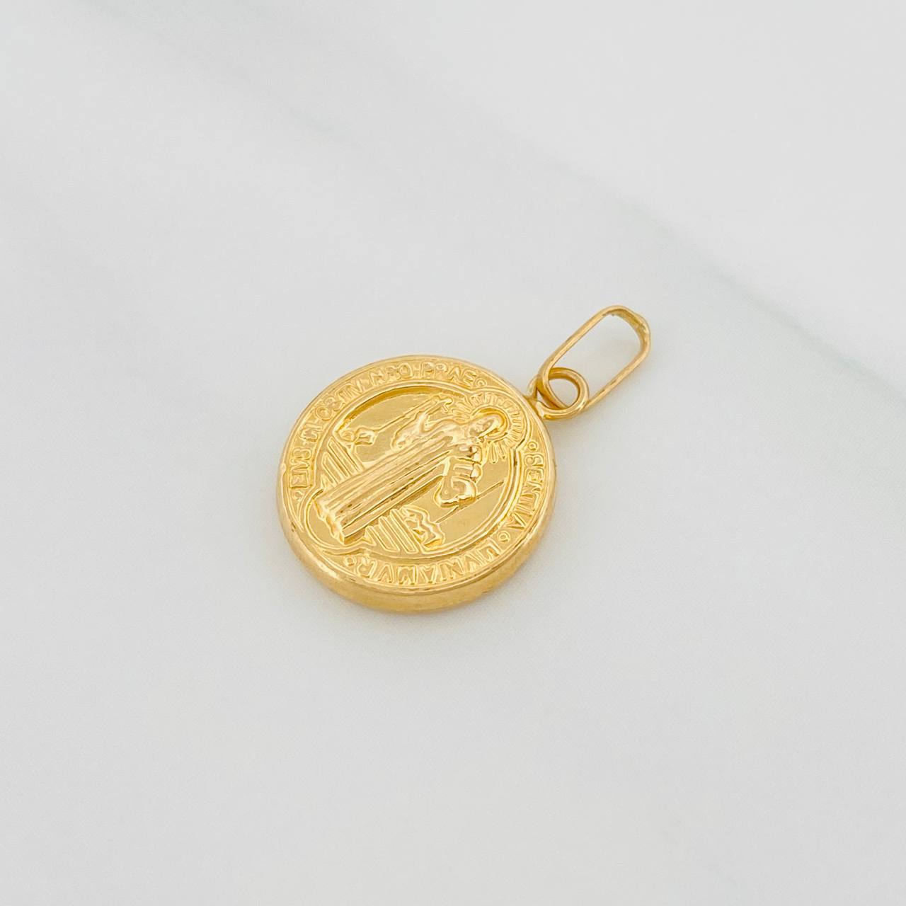 Dije Medalla San Benito 0.9g / 2cm Oro Amarillo 18K