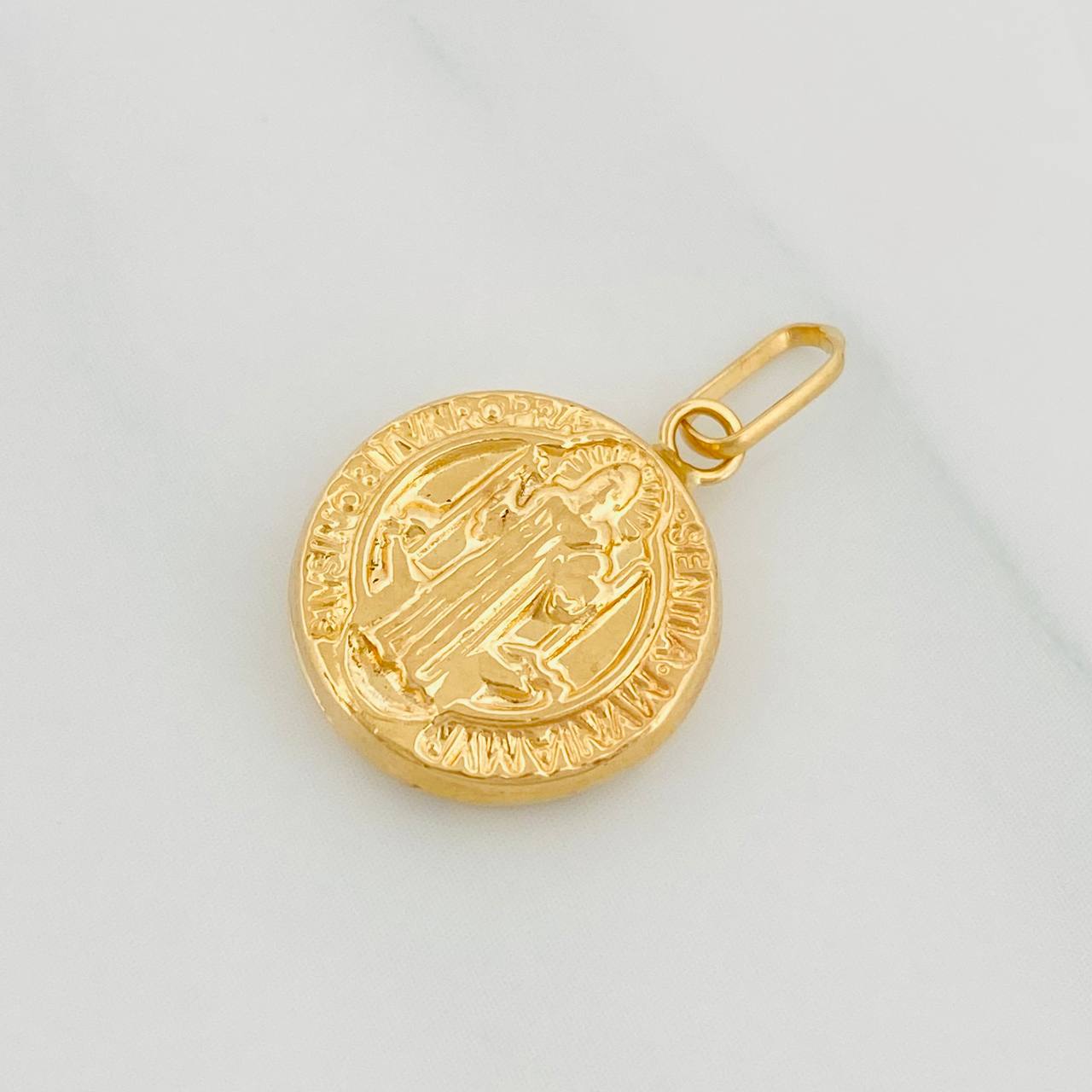 Dije Medalla San Benito 0.75g / 2cm Oro Amarillo 18K