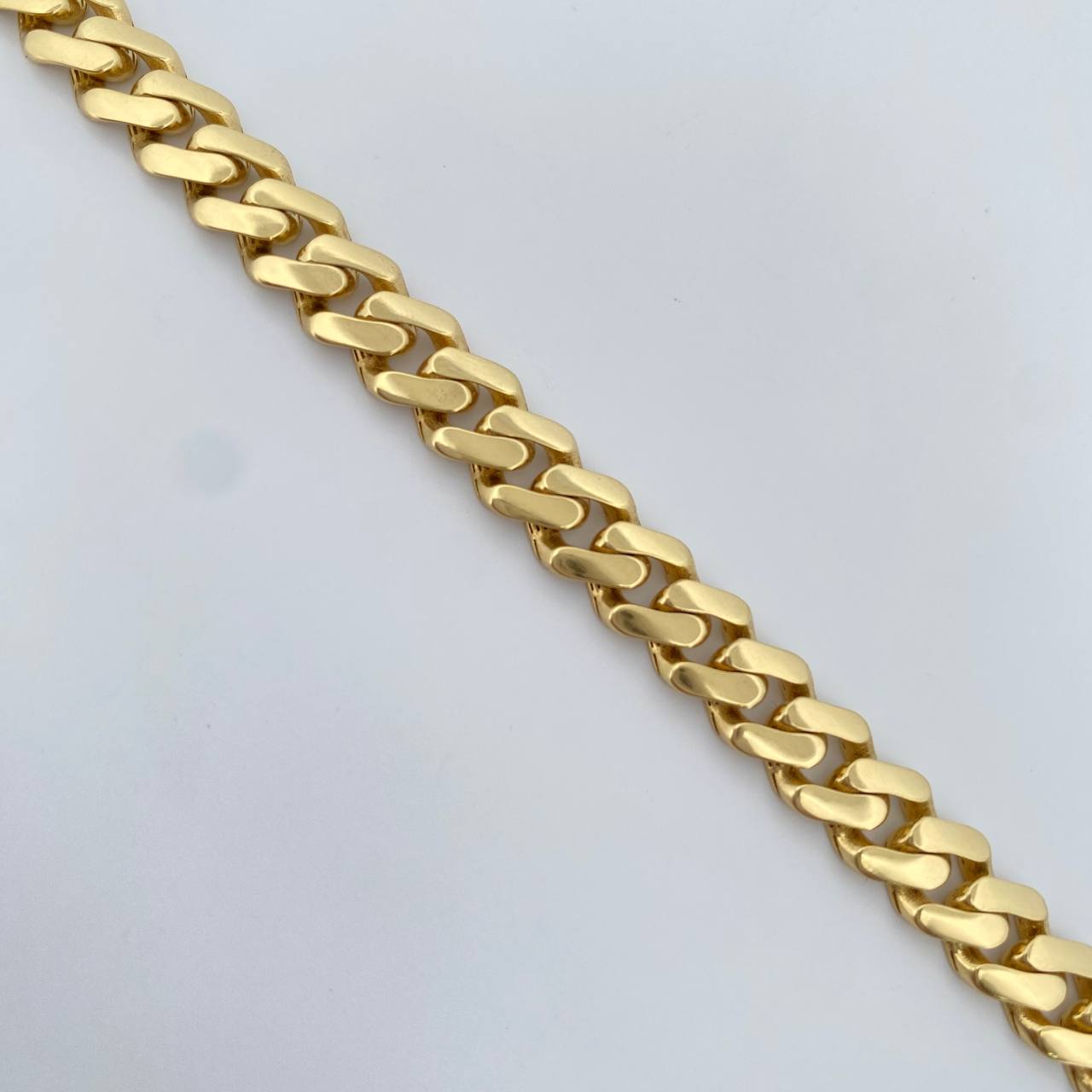 Pulso Cubano infinito 13.5gr / 21.6cm / 7.5mm Circones Blancos Oro Amarillo +2 18K &