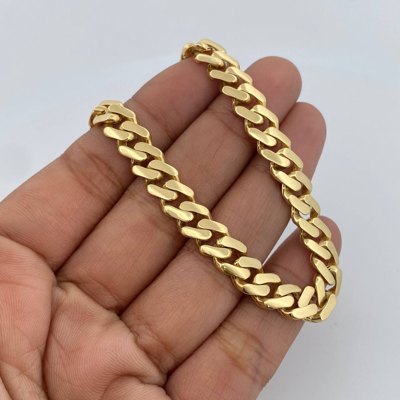 Pulso Cubano infinito 13.5gr / 21.6cm / 7.5mm Circones Blancos Oro Amarillo +2 18K &