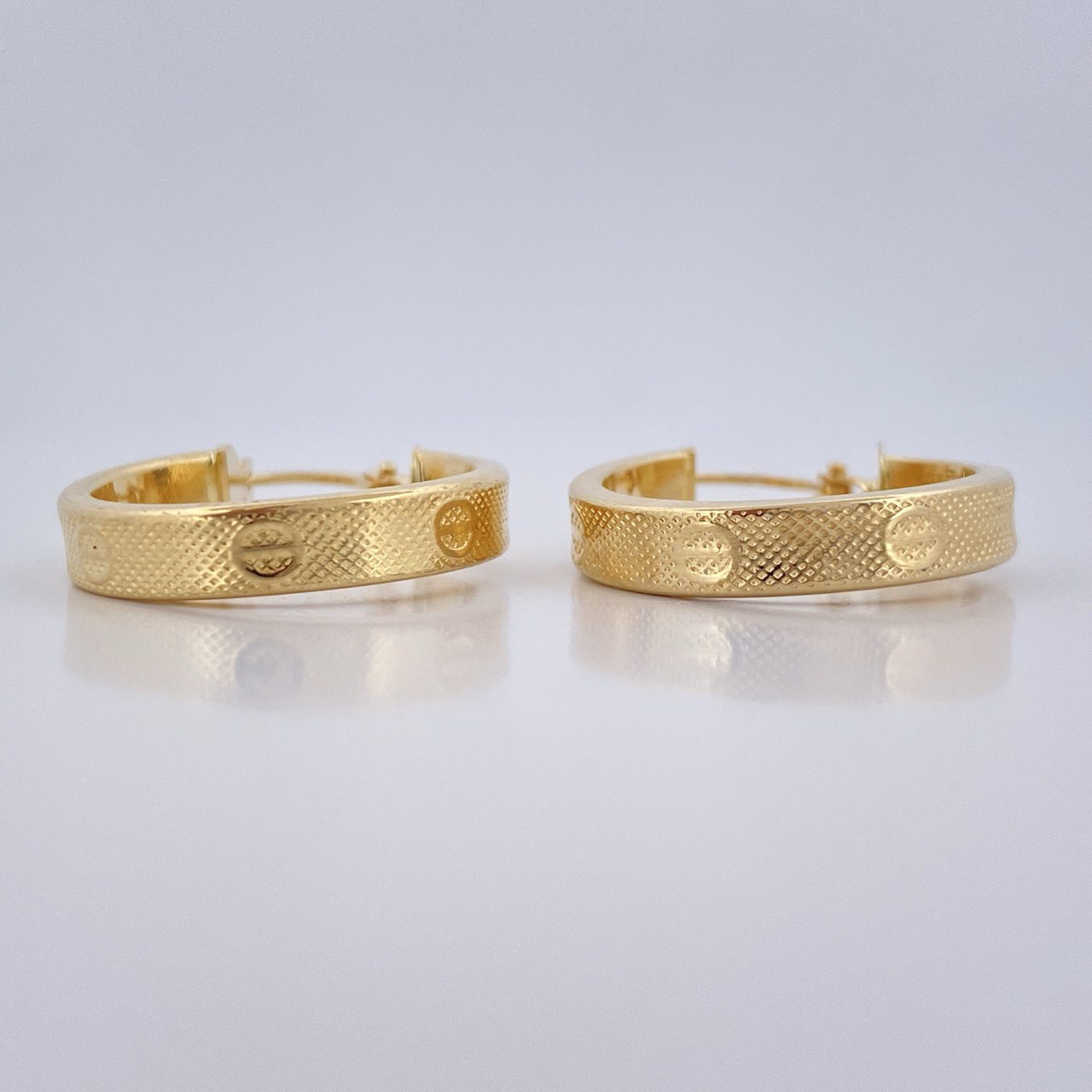 Candongas Tornillo 2.45gr / 2.5cm / Oro 18K &