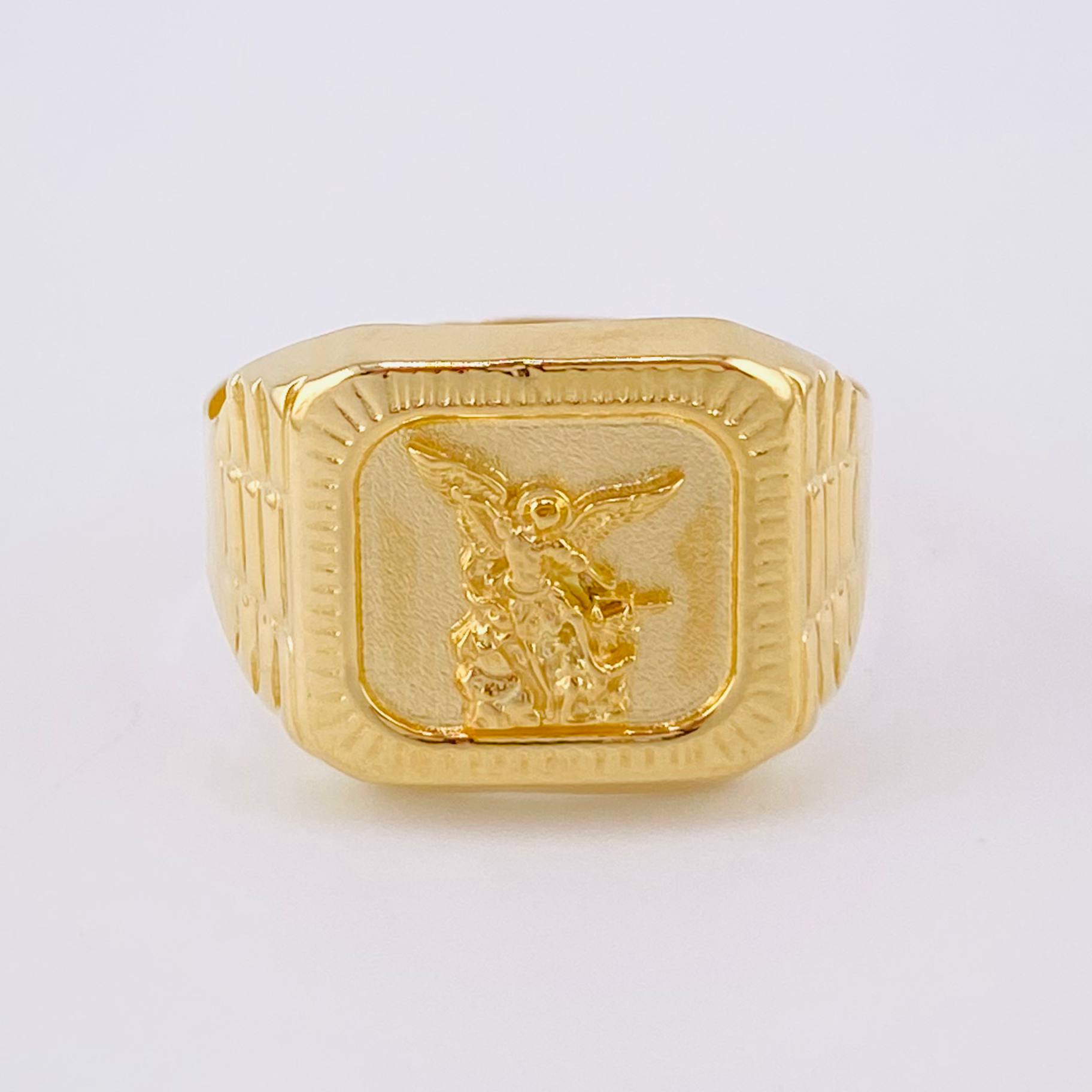 Anillo Sello Bordeado San Miguel 3.7g / T10 3/4 Oro Amarillo 18K