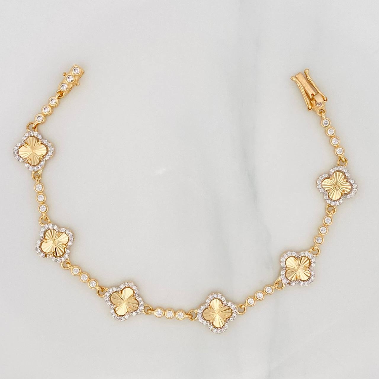 Pulso Trebol Tennis Diamantado 9.5g / 18cm / 2.67mm Oro Amarillo 18K