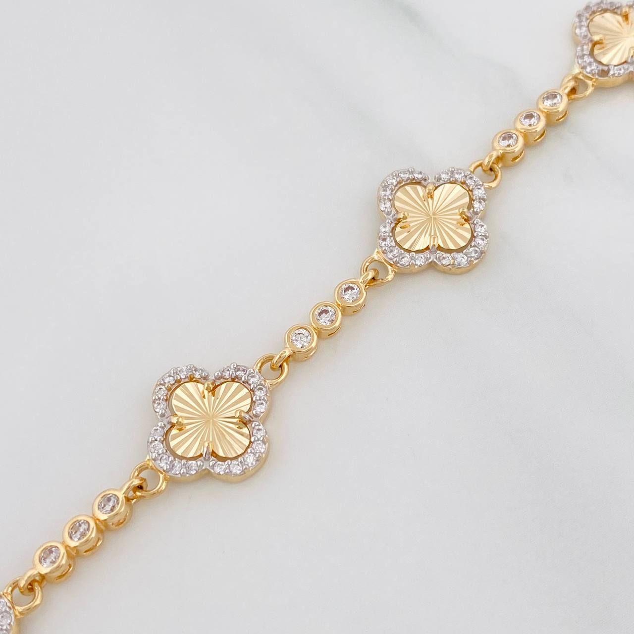 Pulso Trebol Tennis Diamantado 9.5g / 18cm / 2.67mm Oro Amarillo 18K