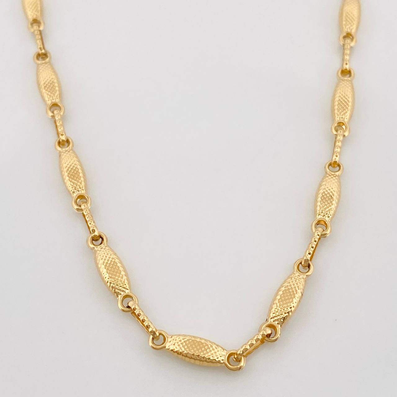 Cadena Rustica Punteada 10.8g / 60.5cm / 3.21mm Oro Amarillo 18K