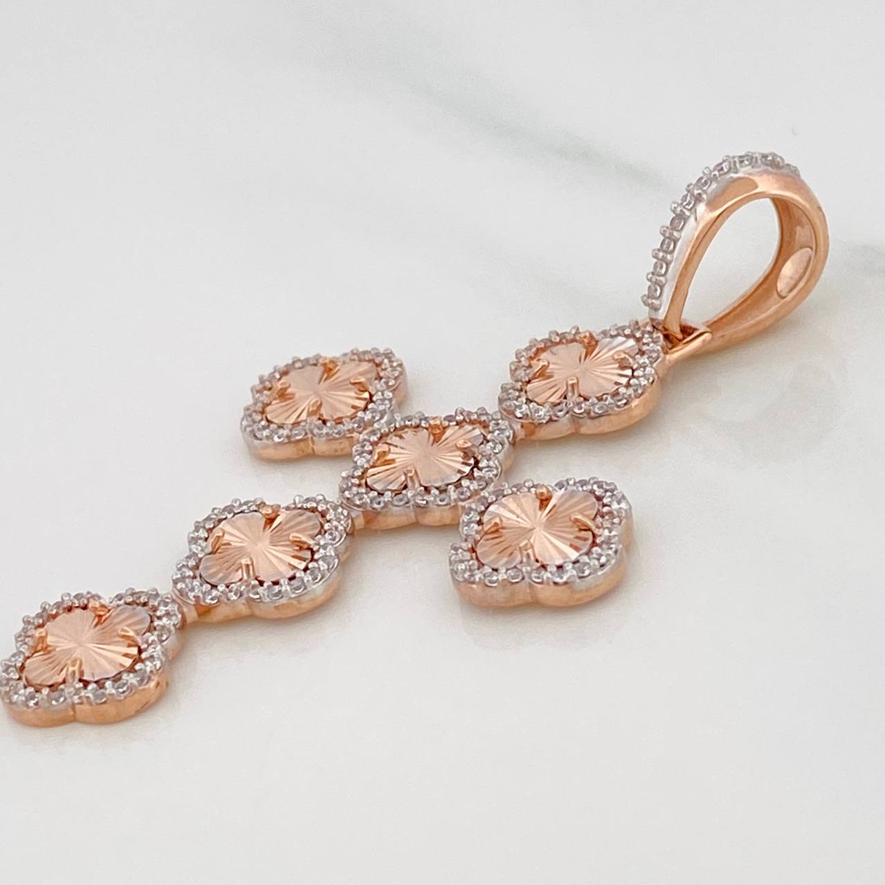 Dije Cruz Trebol Diamantada 4.95g / 5cm Oro Rosa 18K