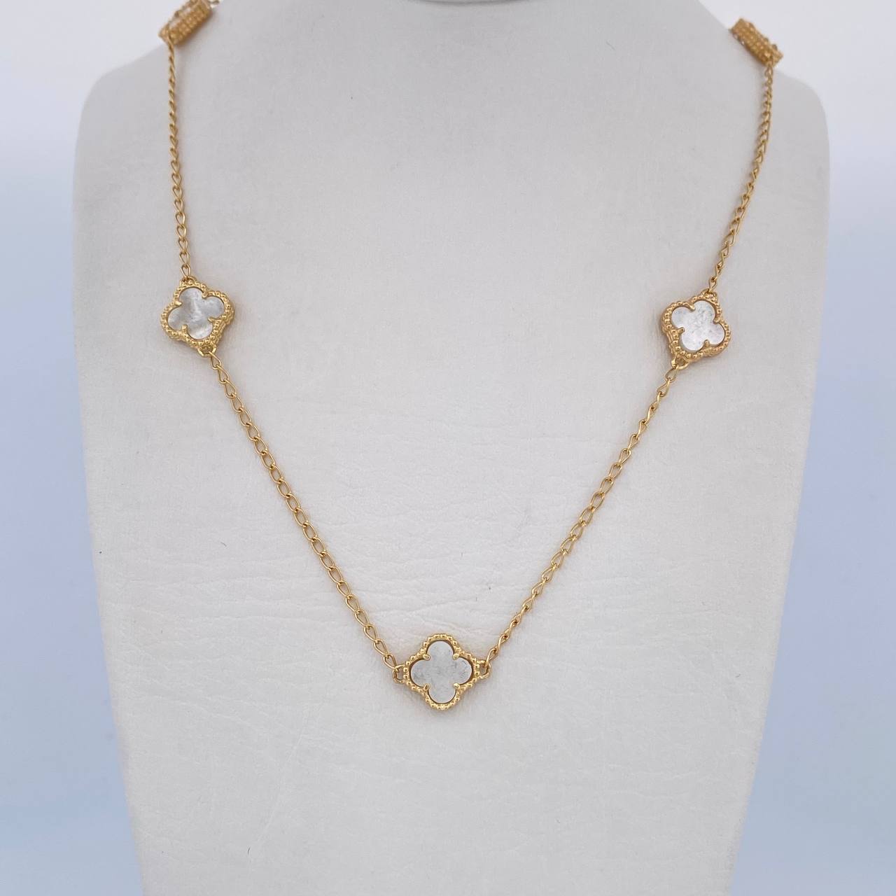 Cadena Espiga Trebol  7.8gr / 46.6cm-49cm / 1.3mm Nacar Blanco Oro Amarillo Nac.Esp. 18K $
