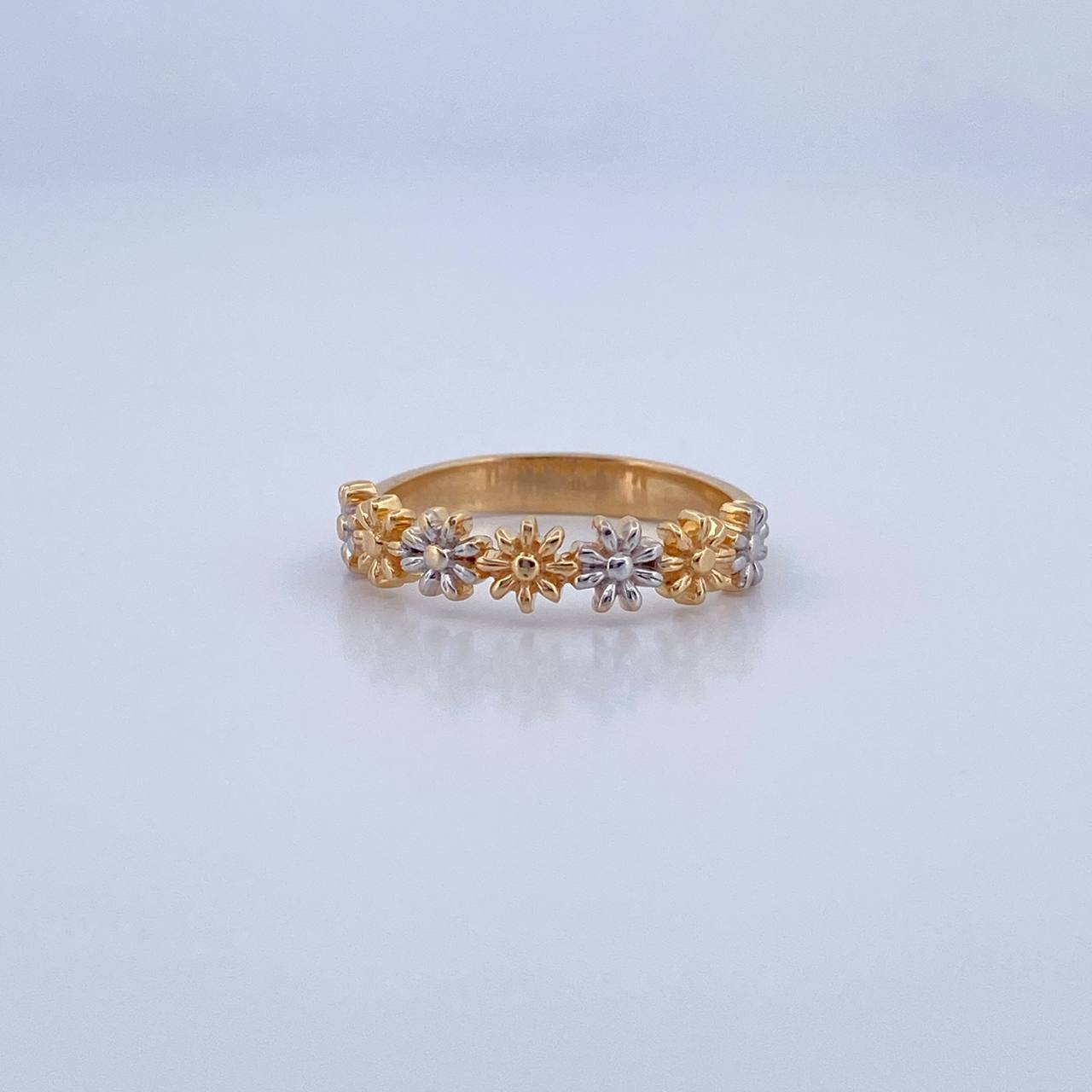 Anillo Margaritas 3.15gr / T6 3/4 / Oro 18K &