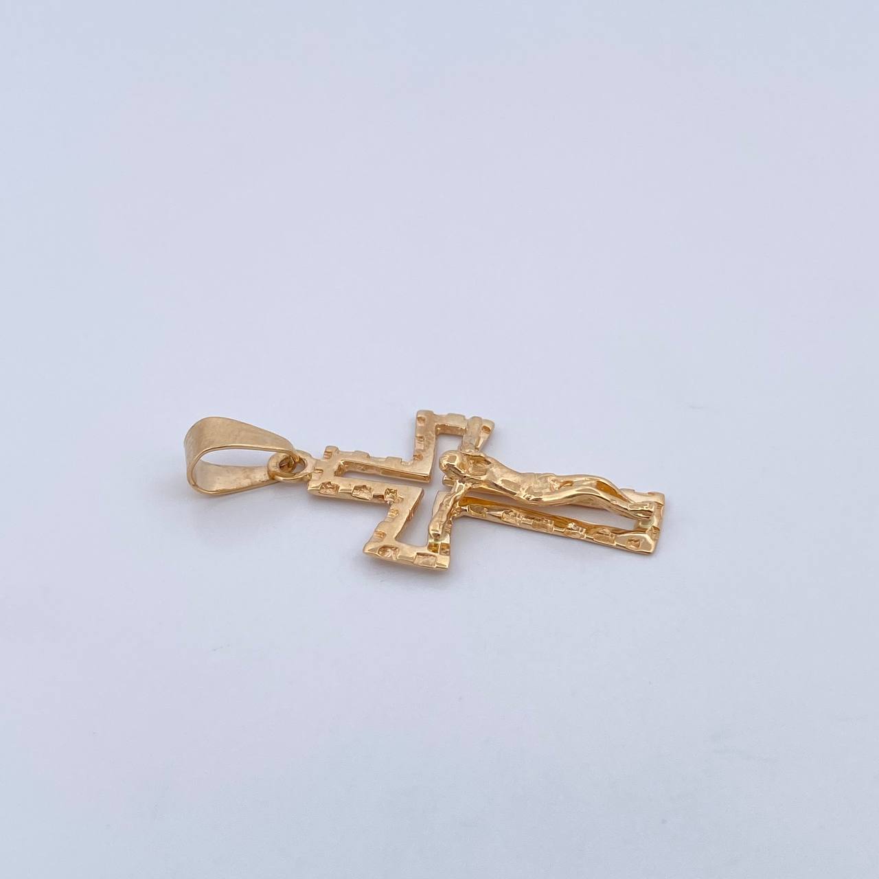 Dije Cruz Cristo Punteado 2.4gr / 3.5cm / Oro 18K &