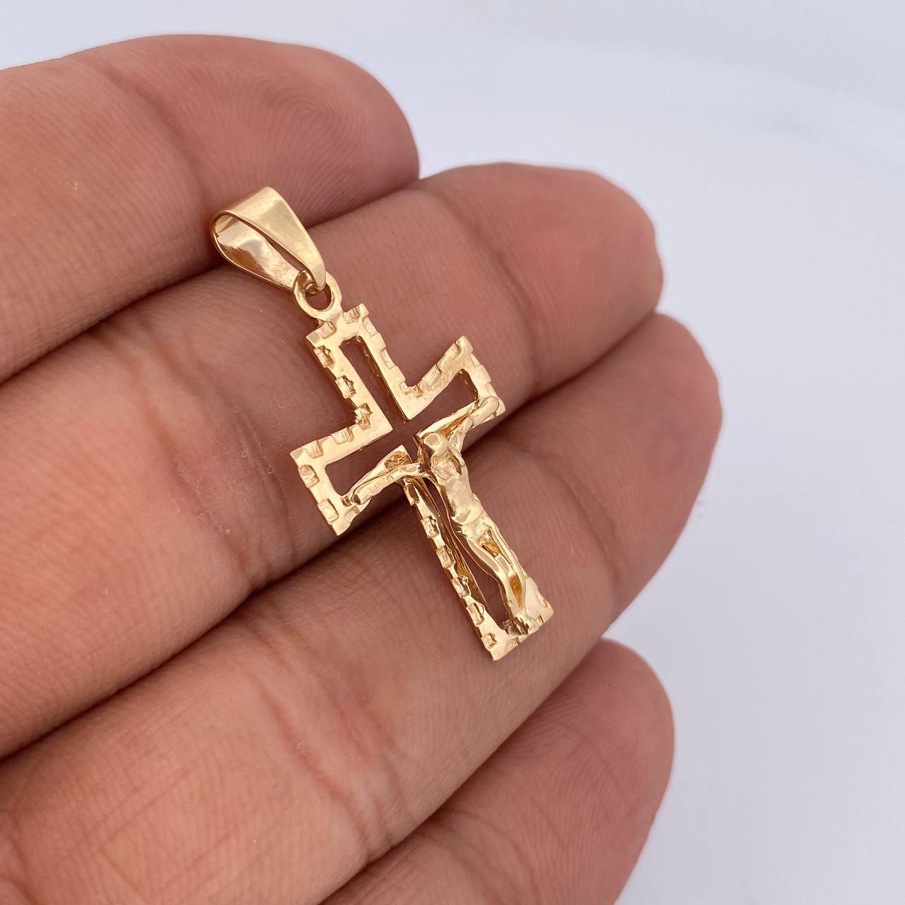 Dije Cruz Cristo Punteado 2.4gr / 3.5cm / Oro 18K &