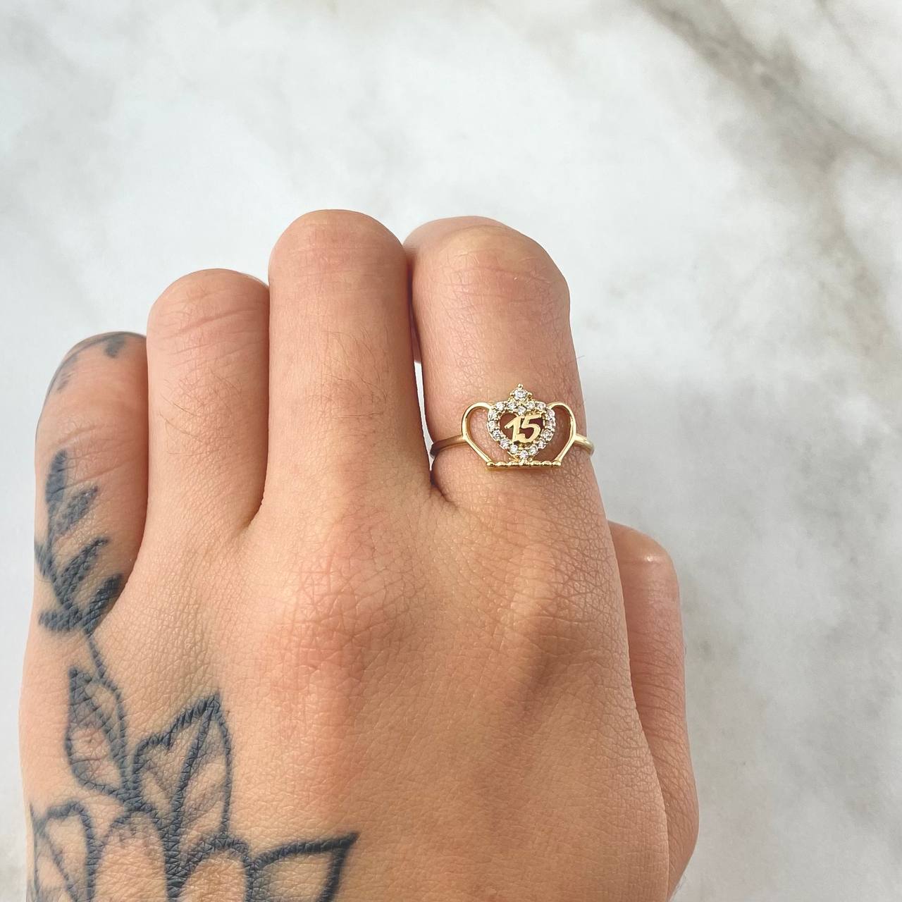 Anillo Silueta 15´S Corona 1.35gr / T5 3/4 / Oro Amarillo 18K *