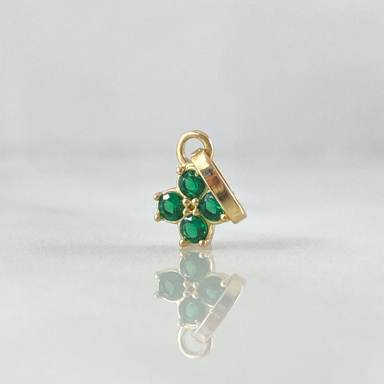 Dije Flor Cuatro Petalos 0.6gr / 1.5cm / Circones Verdes Oro Amarillo 18K