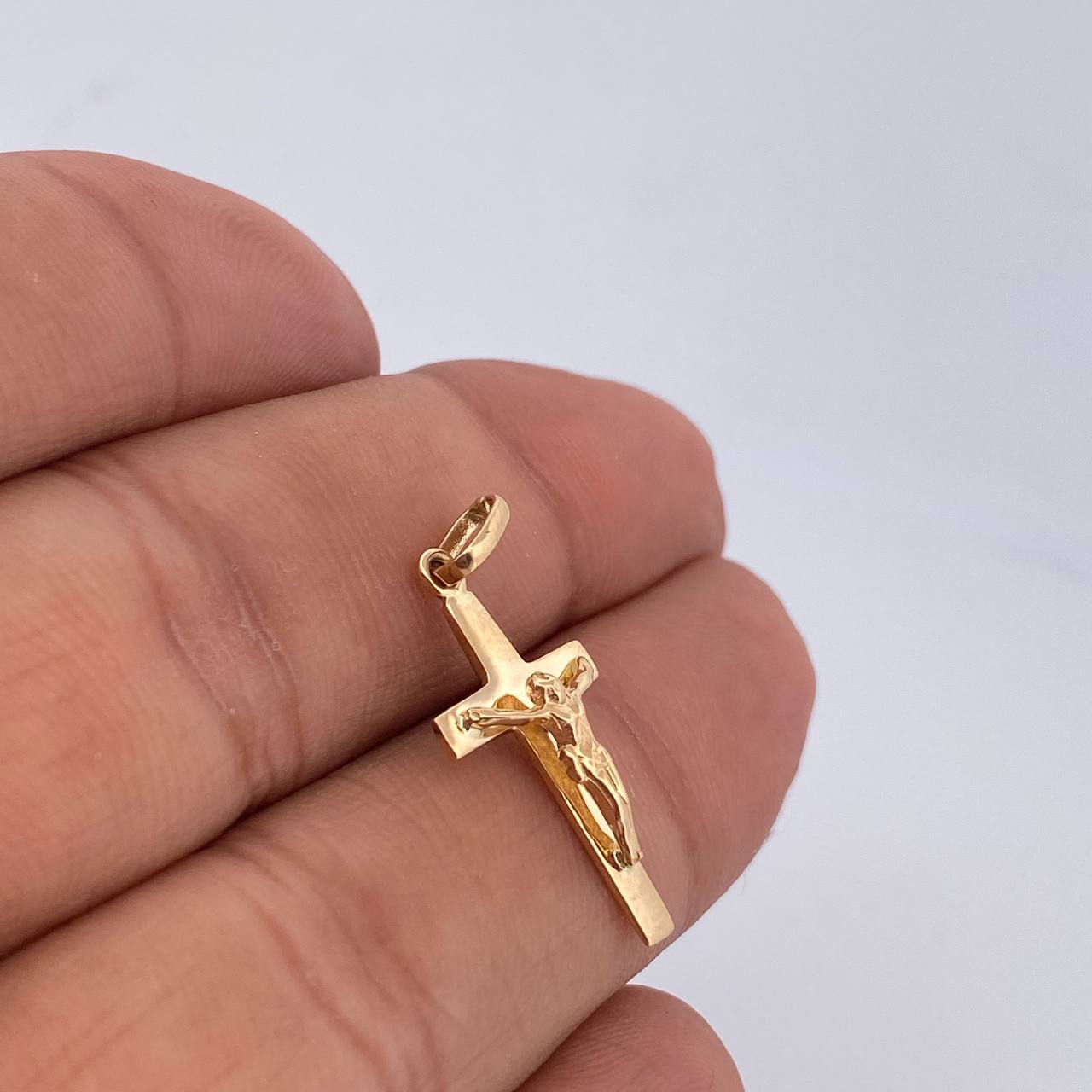 Dije Cruz Cristo 1.35gr / 3cm / Oro 18K &