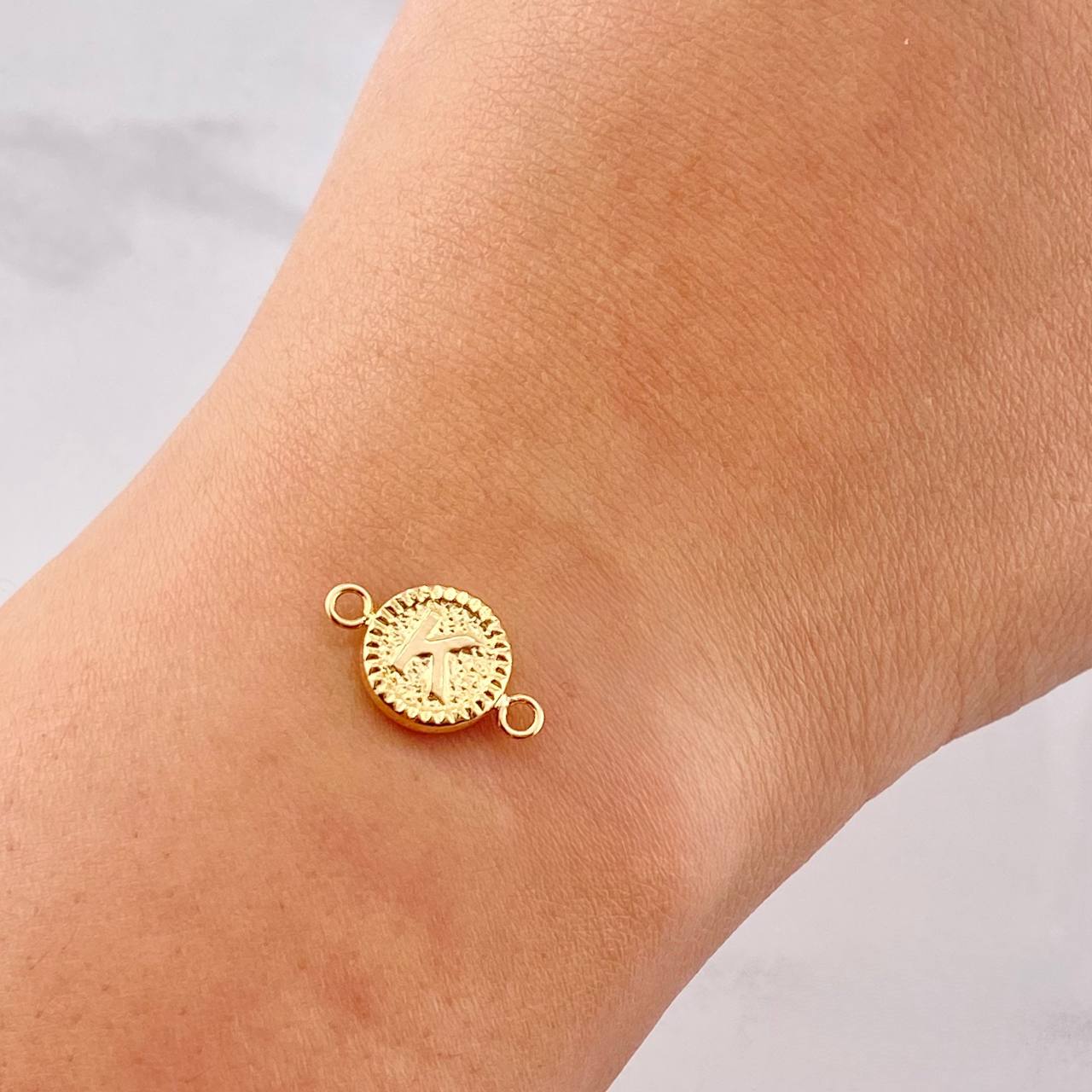 Herraje Circulo Letra K 0.6g / 1.7cm Oro Amarillo 18K
