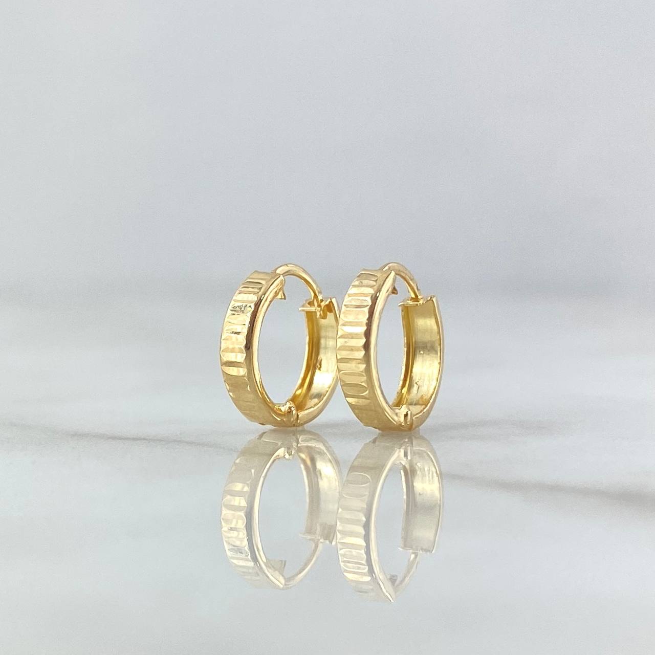 Candongas Carril Texturizado 0.65gr / 1cm / Rayado Oro Amarillo 18K
