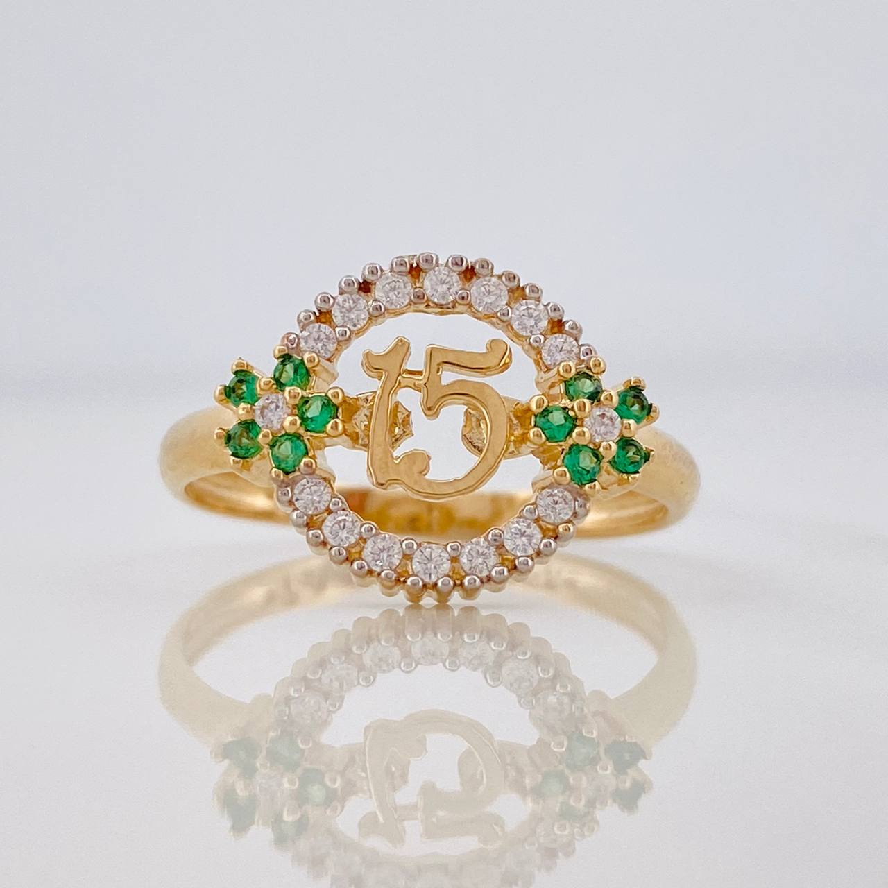 Anillo 15´s Circular 2.7g / T6 3/4 Oro Amarillo 18K