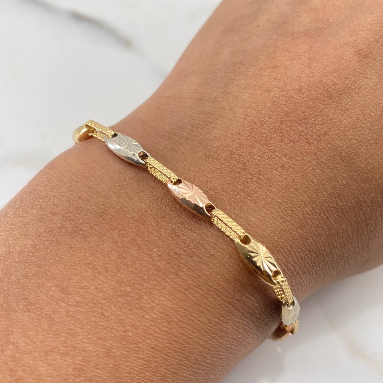Pulso Rustico Eslabon 5gr / 21cm / 4.4mm Diamantado Tres Oros 18K #