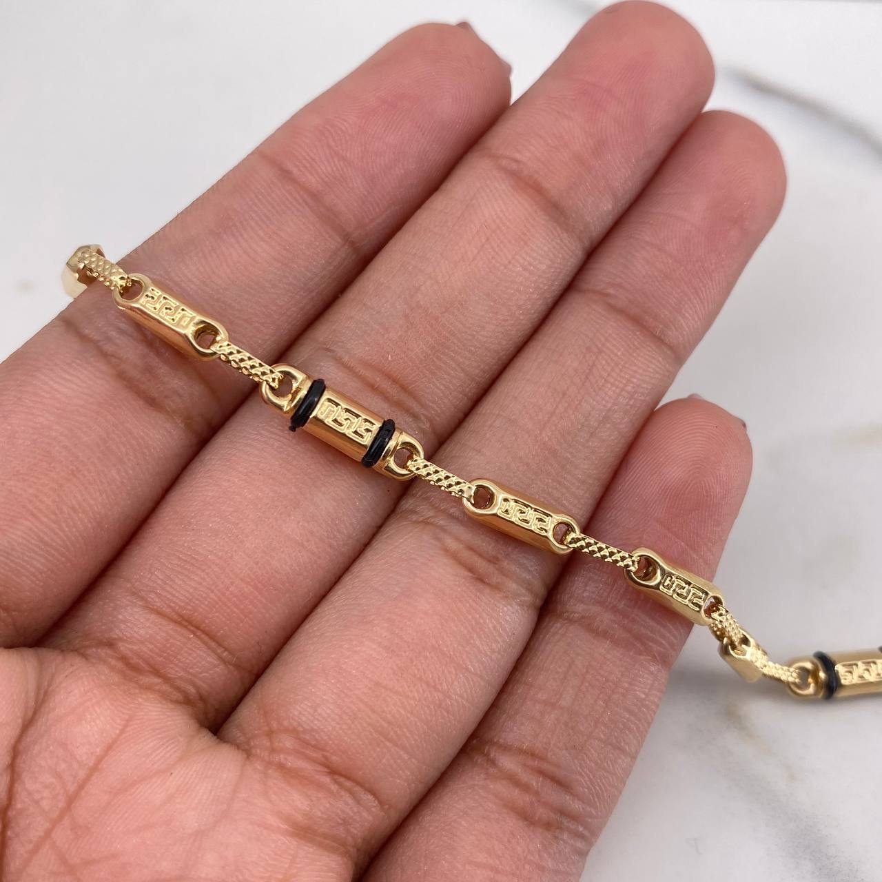 Pulso Barril Tribal 4.2gr / 21cm / 3.6mm Cauchos Negros Oro Amarillo 18K #