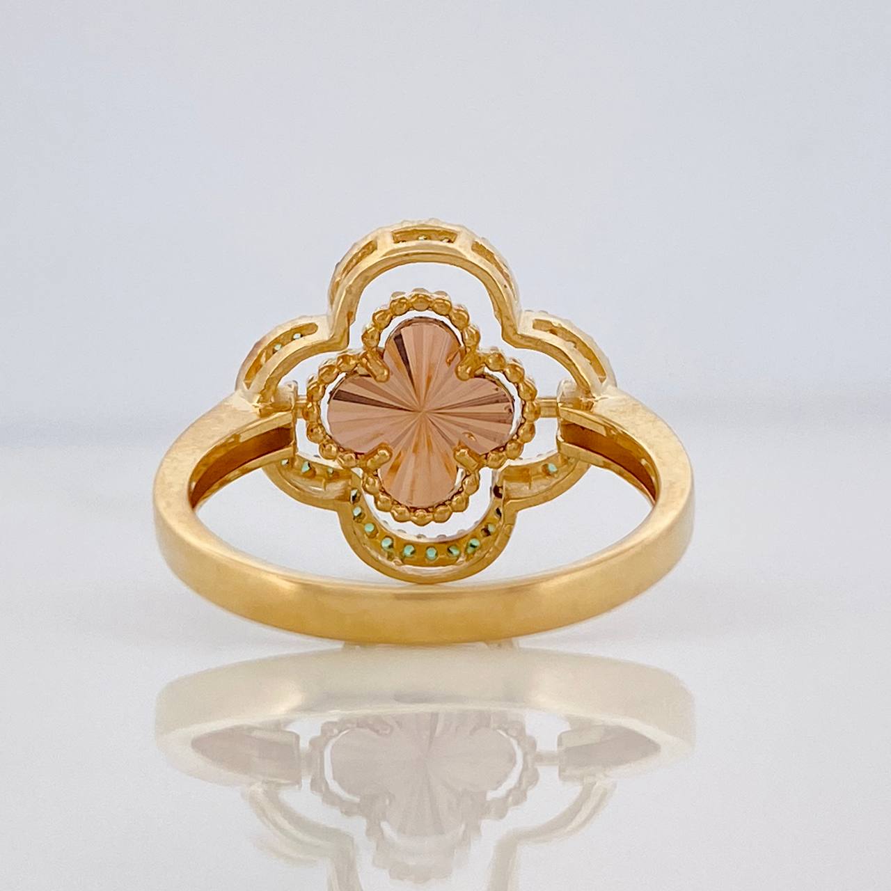Anillo Trebol 3.75g / T6 1/2 Dos Oros Negro Amarillo 18K