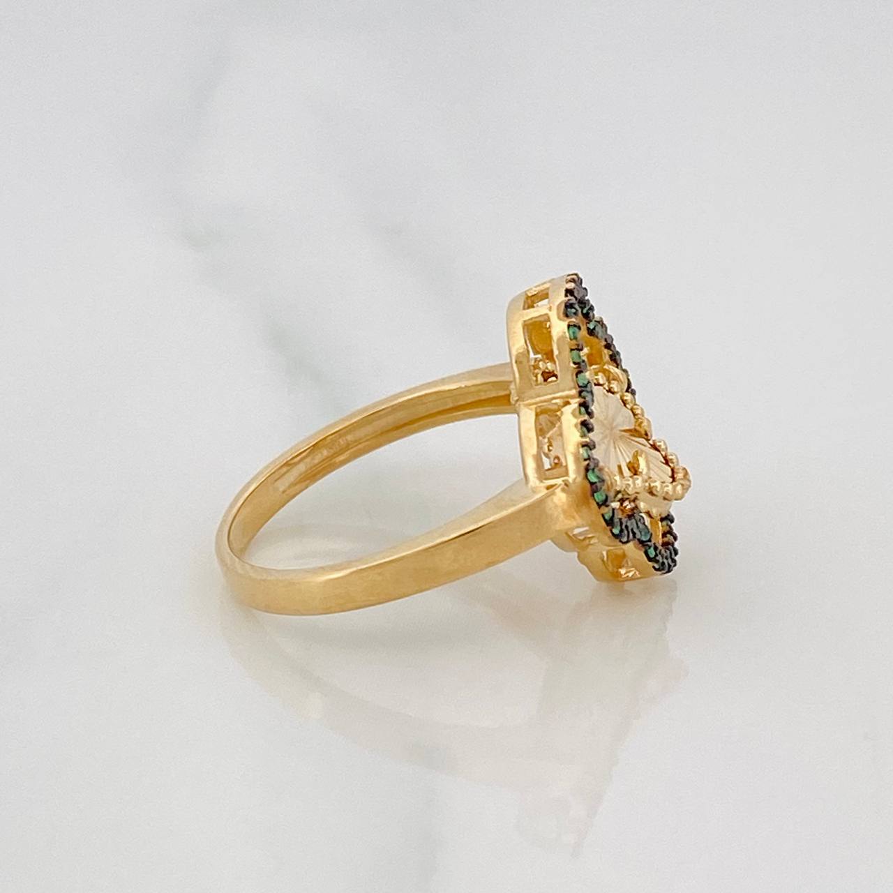 Anillo Trebol 3.75g / T6 1/2 Dos Oros Negro Amarillo 18K