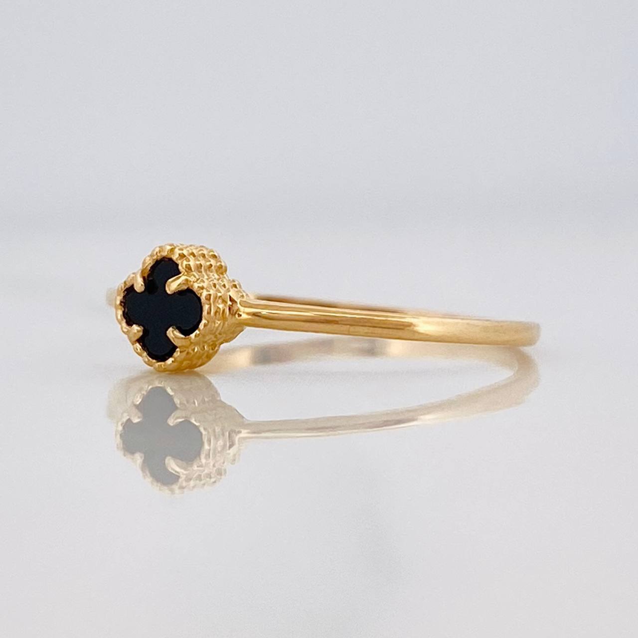 Anillo Trebol 1.15g / T7 1/2 Oro Amarillo 18K