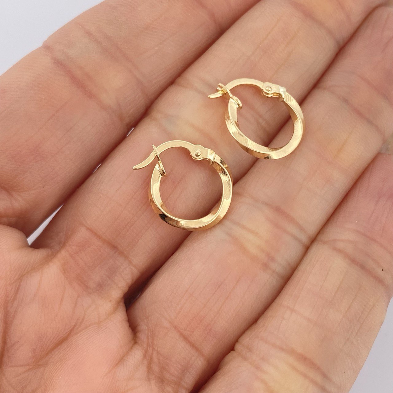 Candongas Clau Entorchadas 0.85gr / 1.5cm / Oro 18K &