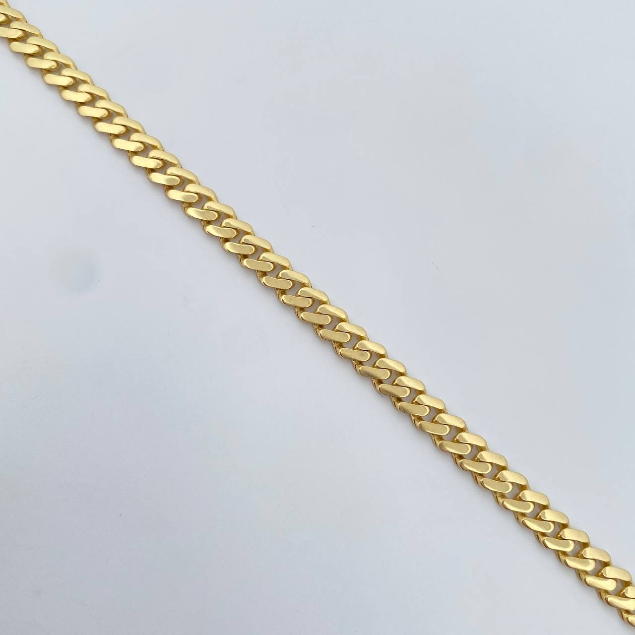 Pulso Cubano Infinito 7.3gr / 20.9cm / 4.9mm Circones Blancos Dos Oro Amarillo Blanco +2 18K $